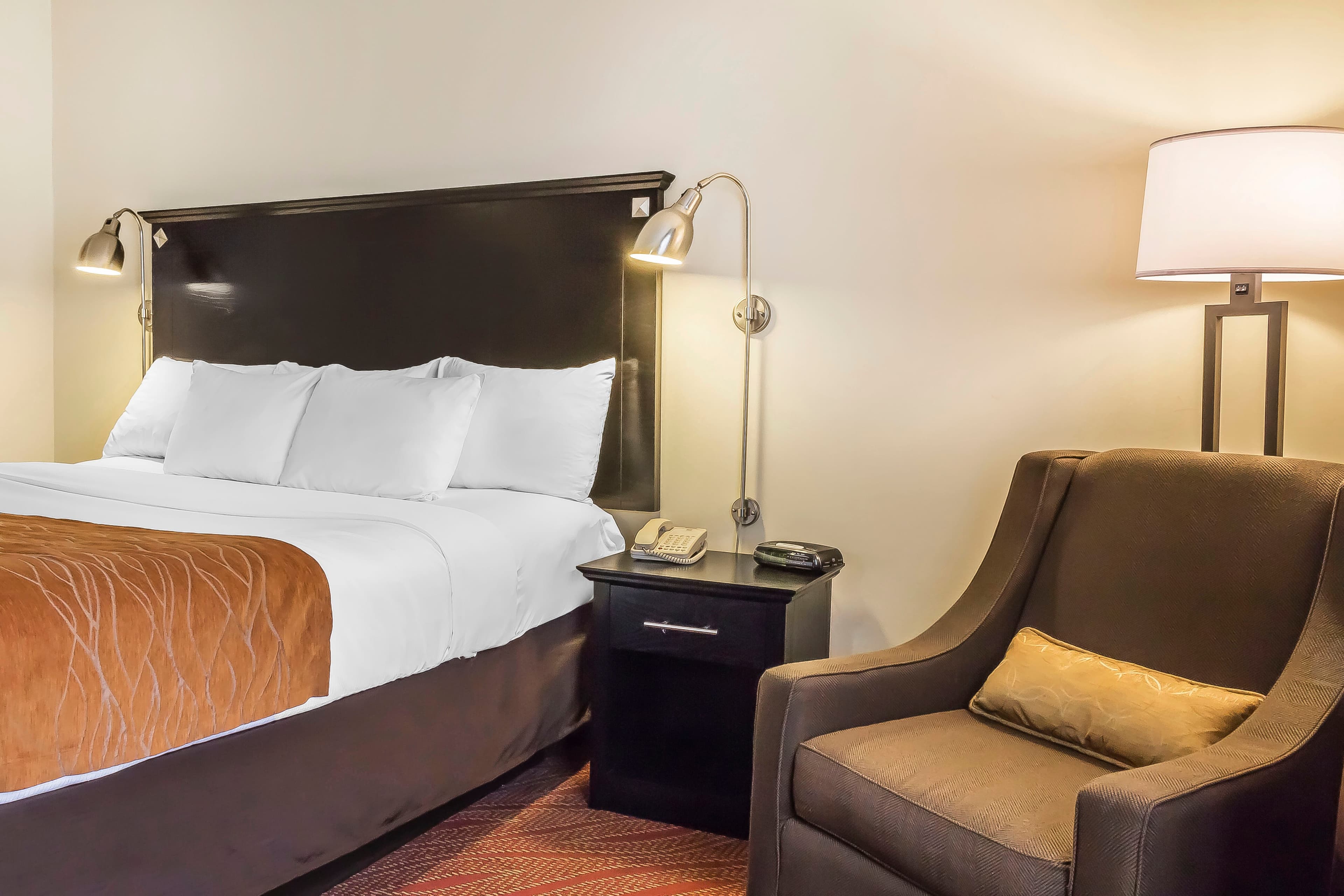 Comfort Inn & Suites LaGuardia Airport - Image 2