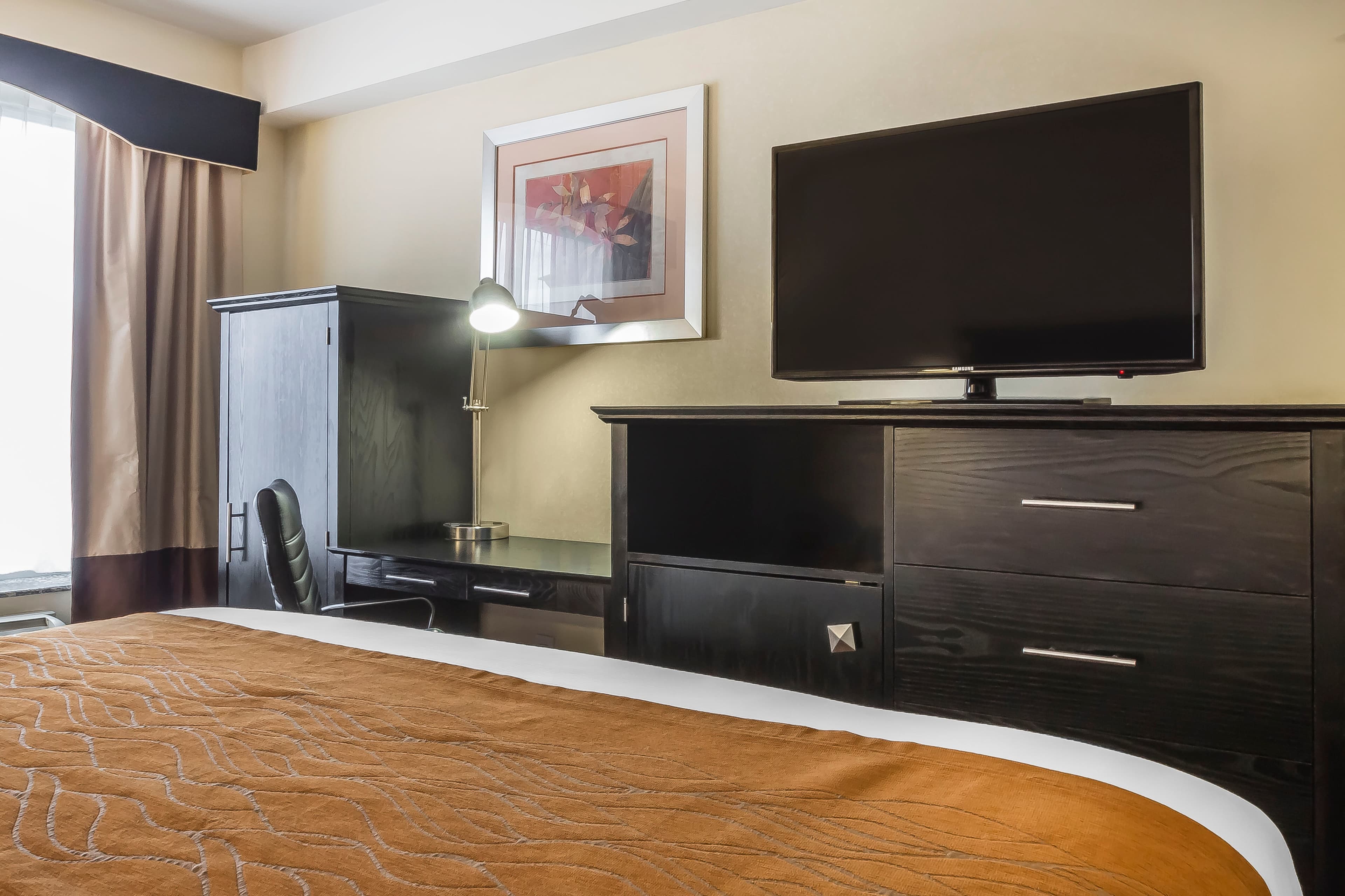 Comfort Inn & Suites LaGuardia Airport — 13