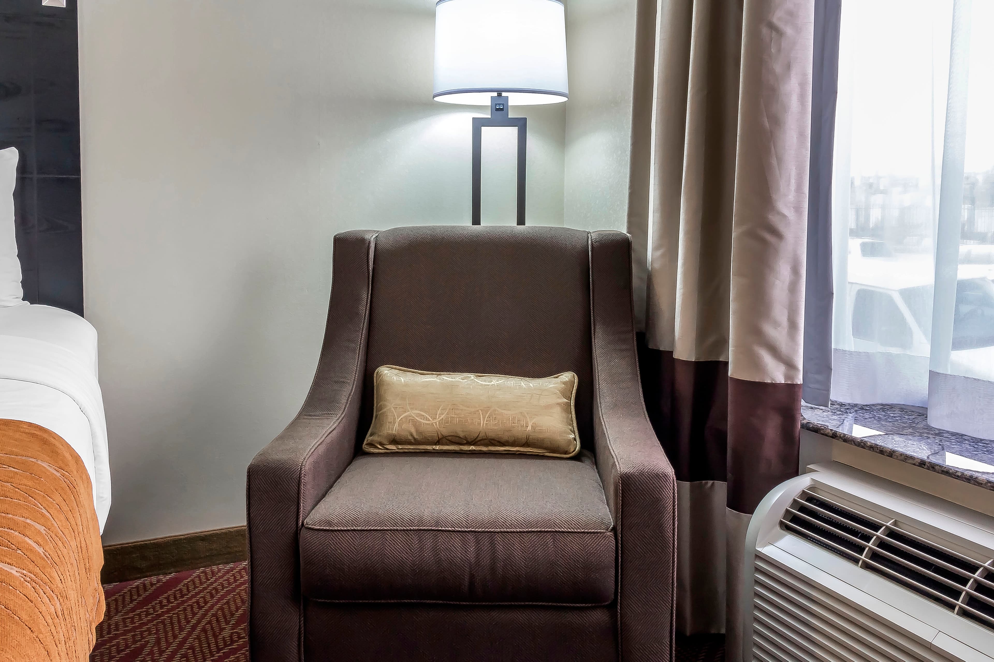 Comfort Inn & Suites LaGuardia Airport — 18