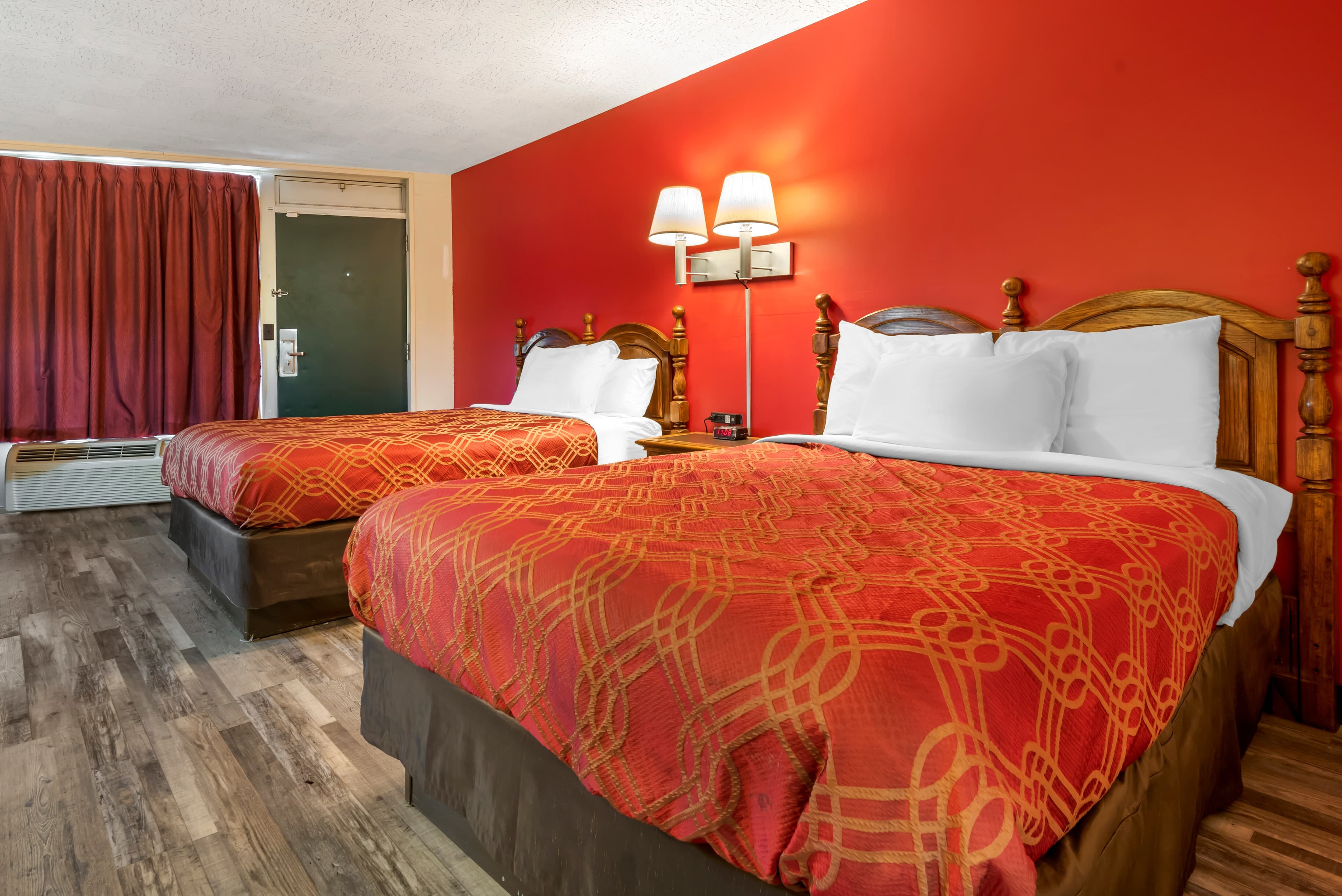 Econo Lodge Cortland Downtown - Image 3