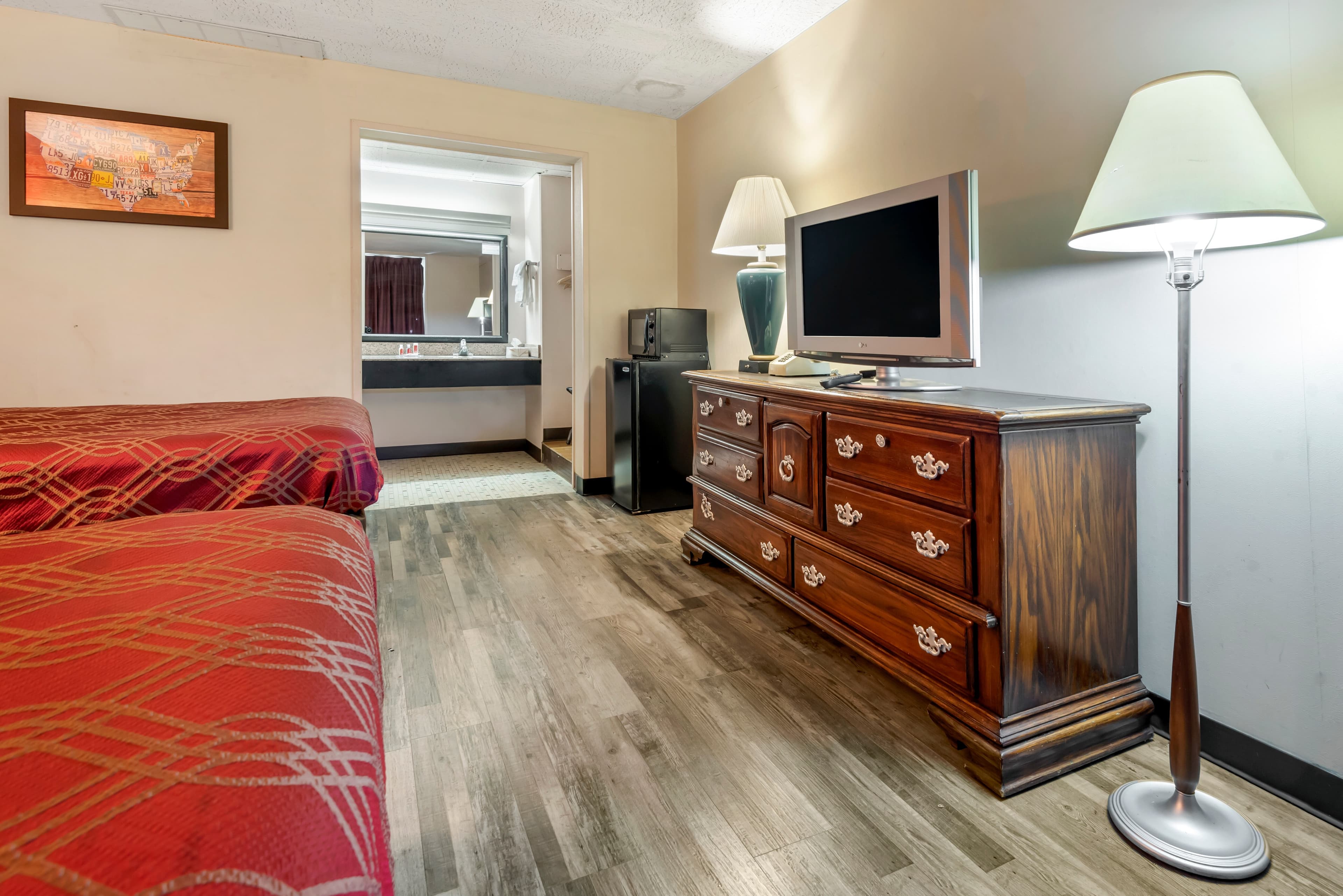 Econo Lodge Cortland Downtown - Image 4