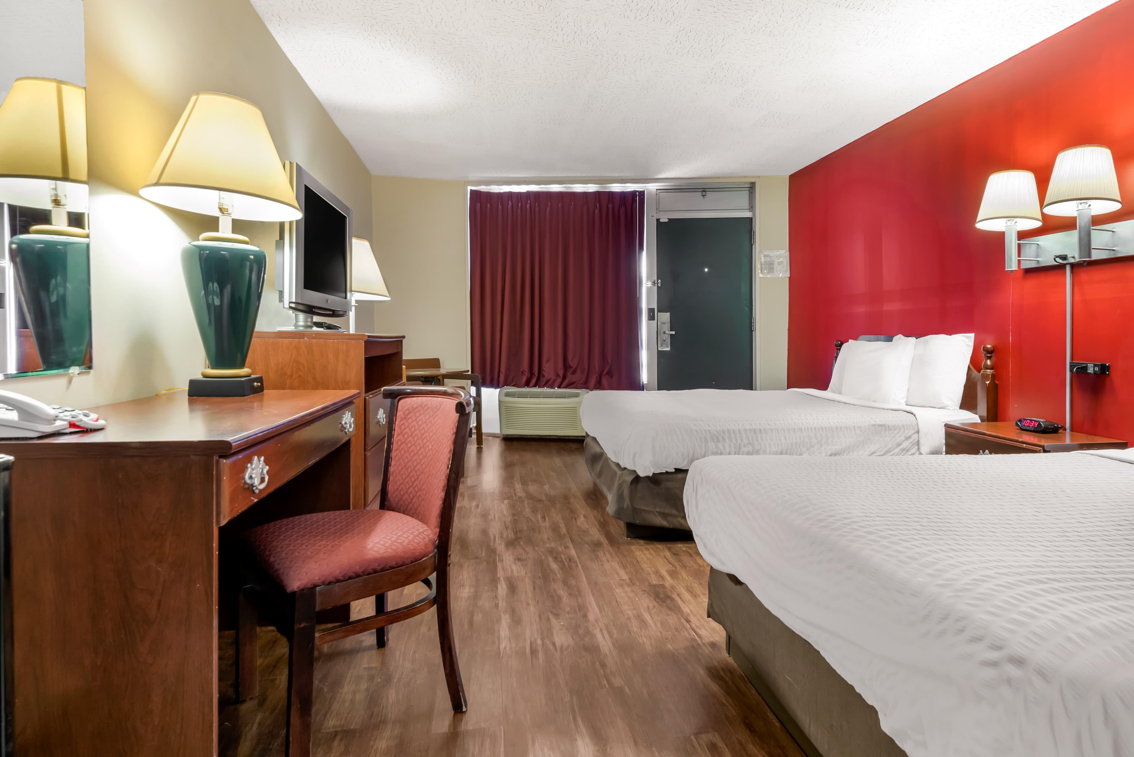 Econo Lodge Cortland Downtown — 24