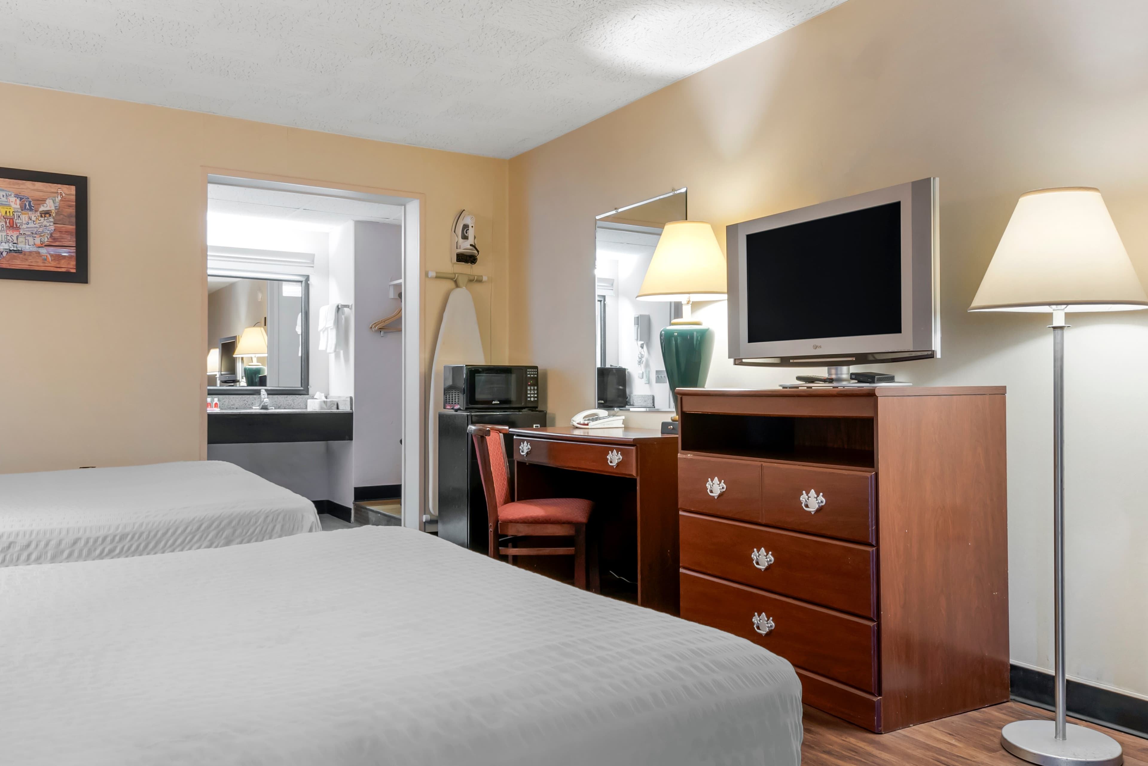 Econo Lodge Cortland Downtown — 26