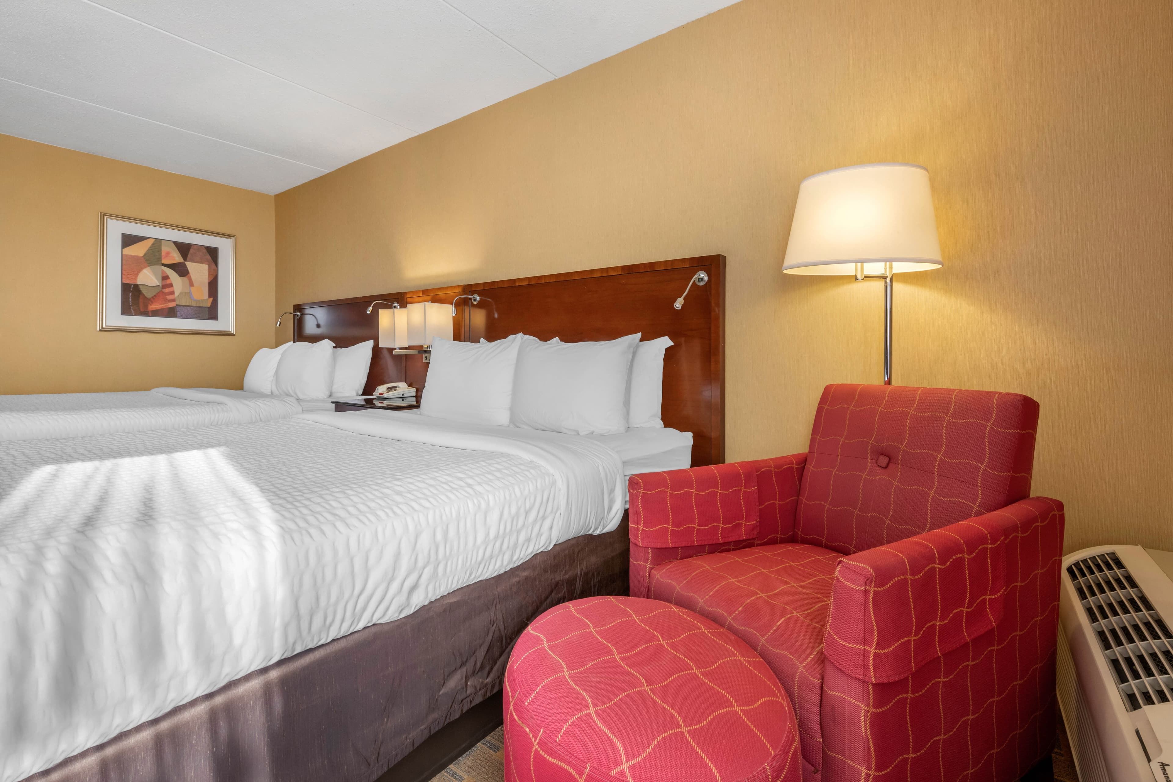 Clarion Hotel Conference Center on Lake Erie — 8