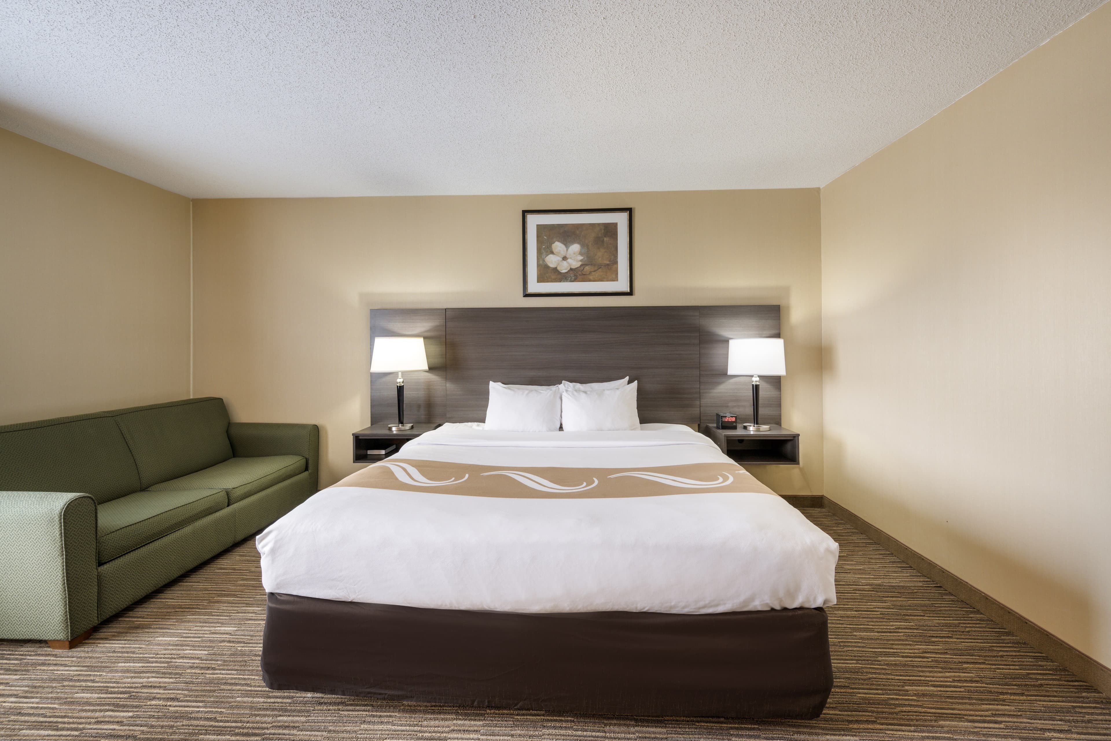 Quality Inn & Suites Fishkill South near I-84 - Image 4