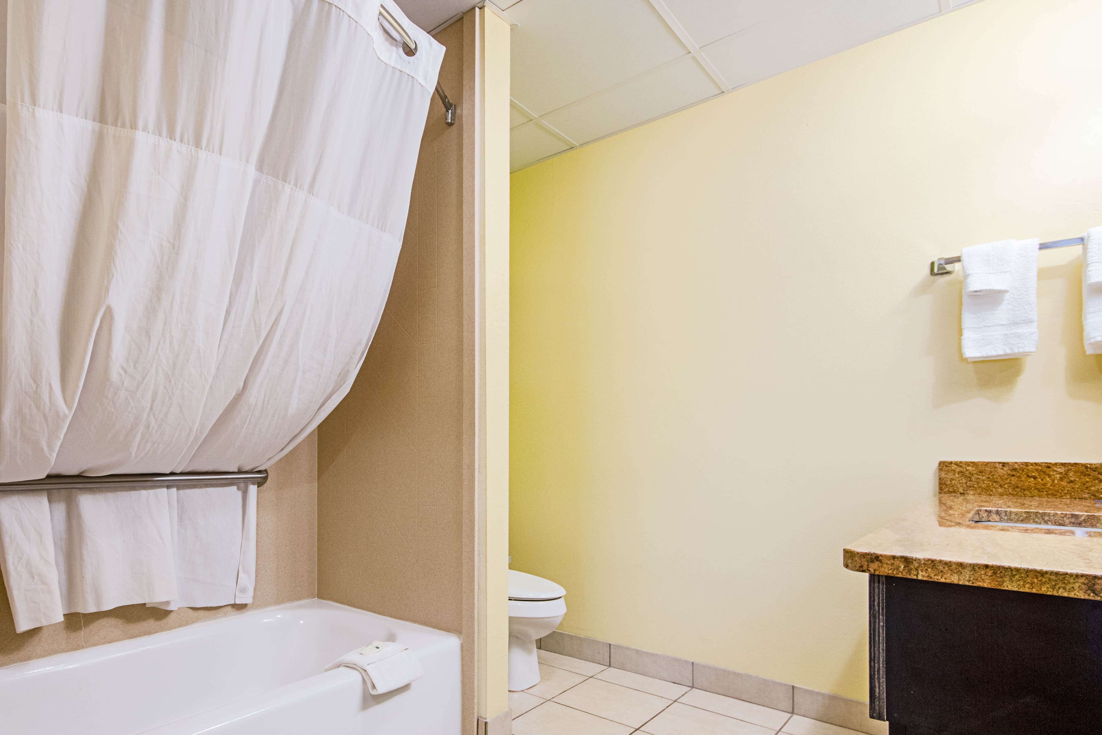 Quality Inn & Suites Glenmont - Albany South — 13