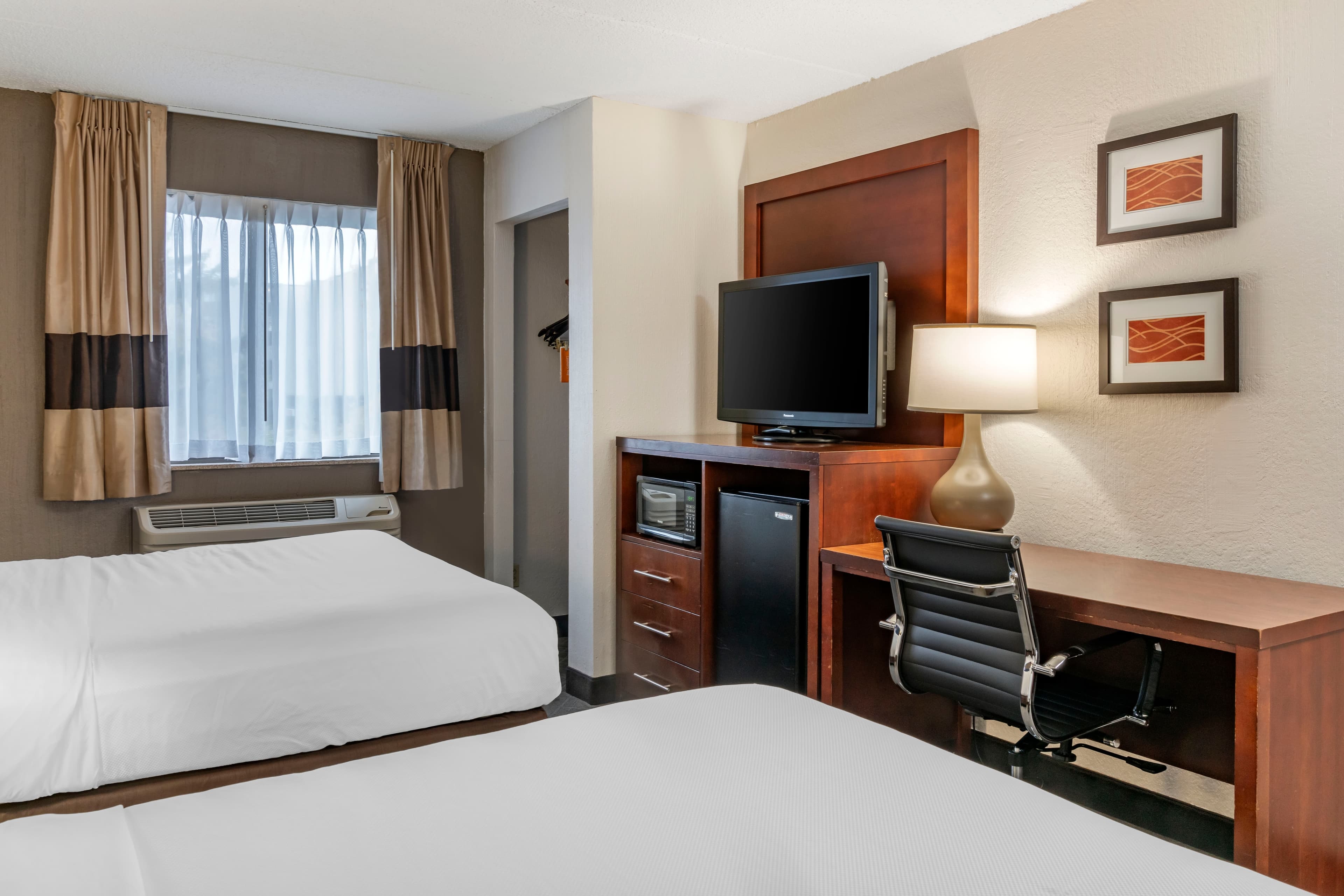 Comfort Inn University — 6
