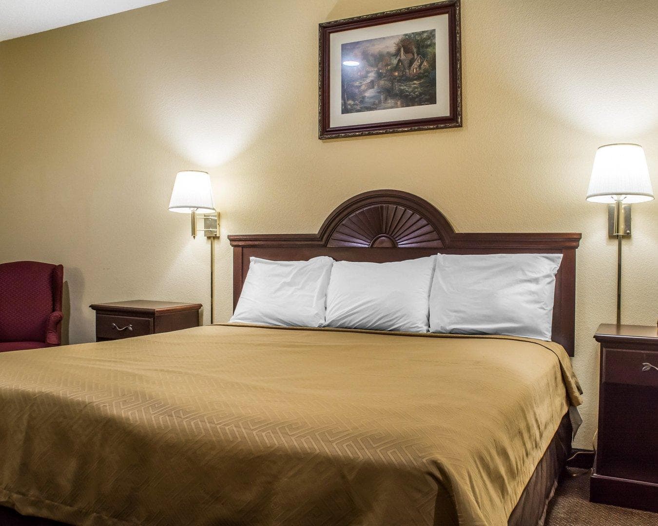Econo Lodge Inn & Suites North Syracuse Airport — 6
