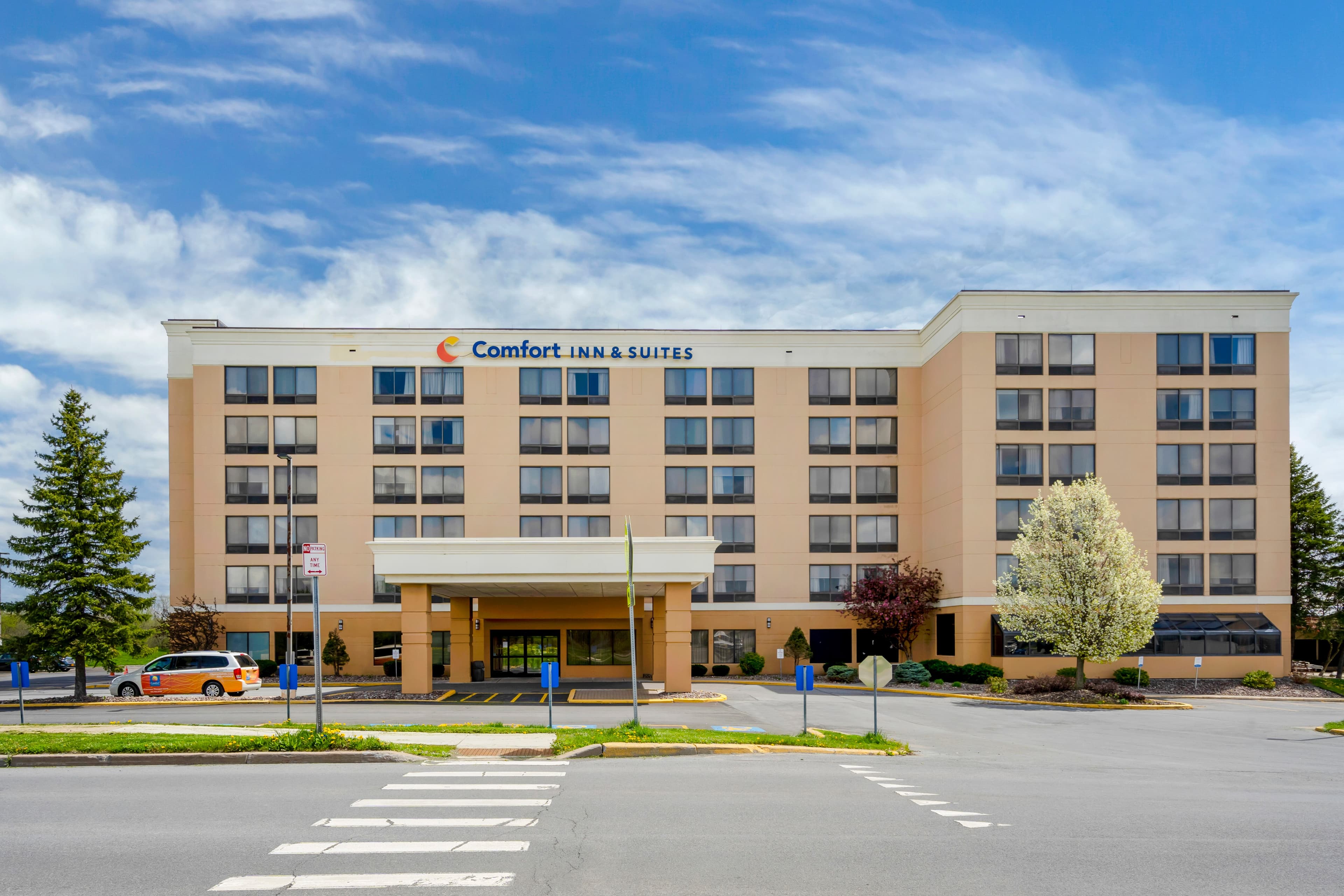 Comfort Inn & Suites Watertown - 1000 Islands - Image 1