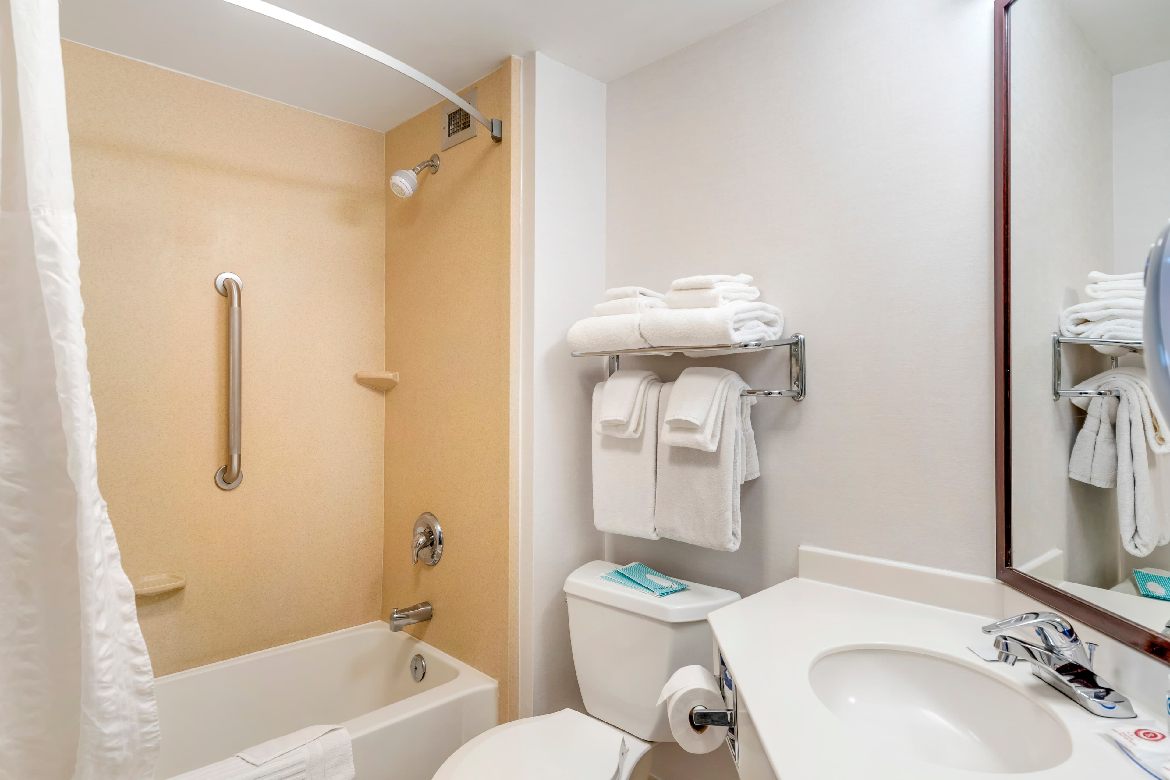 Comfort Inn & Suites Watertown - 1000 Islands — 23