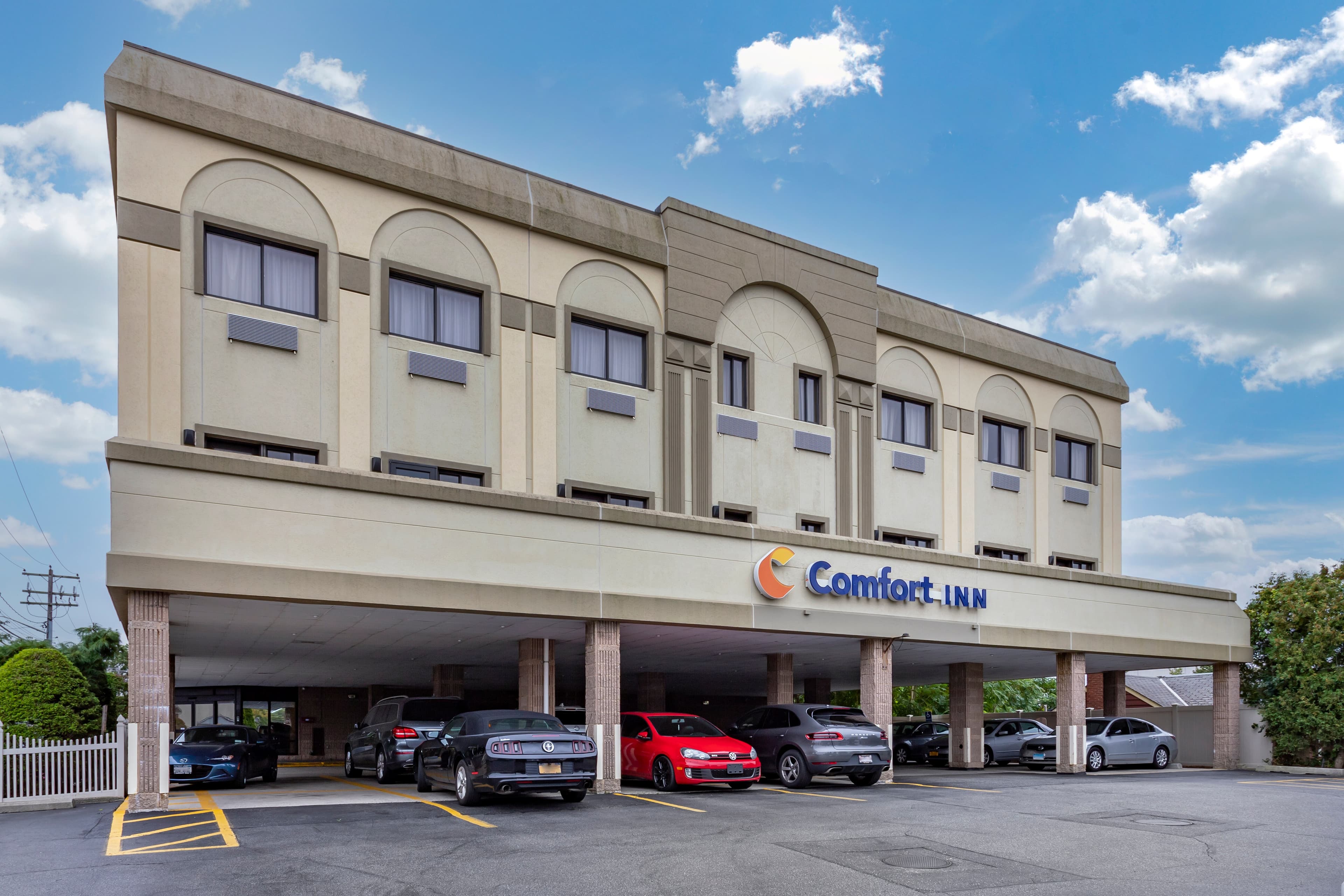 Comfort Inn Syosset-Long Island - Image 1