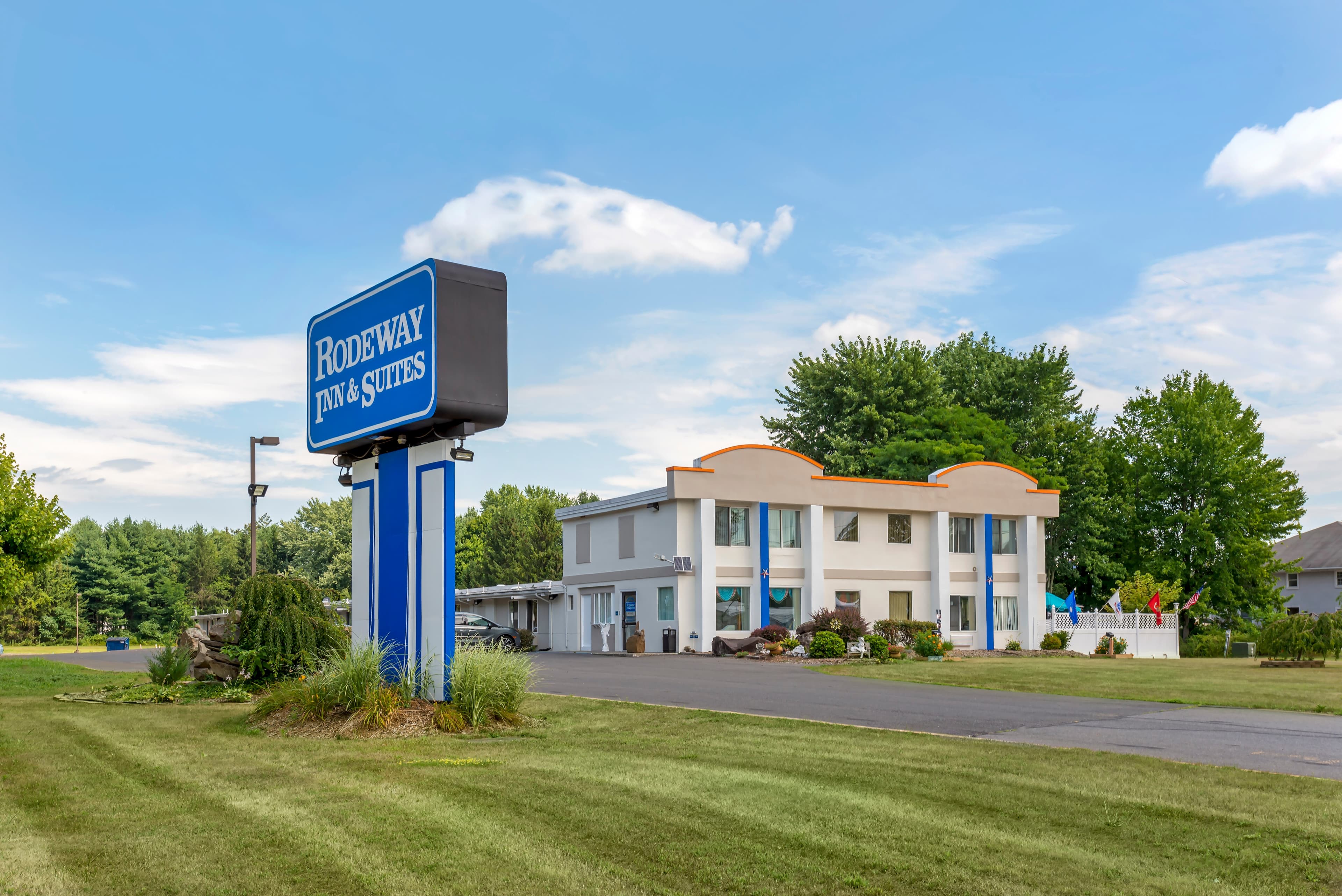 Rodeway Inn & Suites New Paltz - Hudson Valley - Image 1