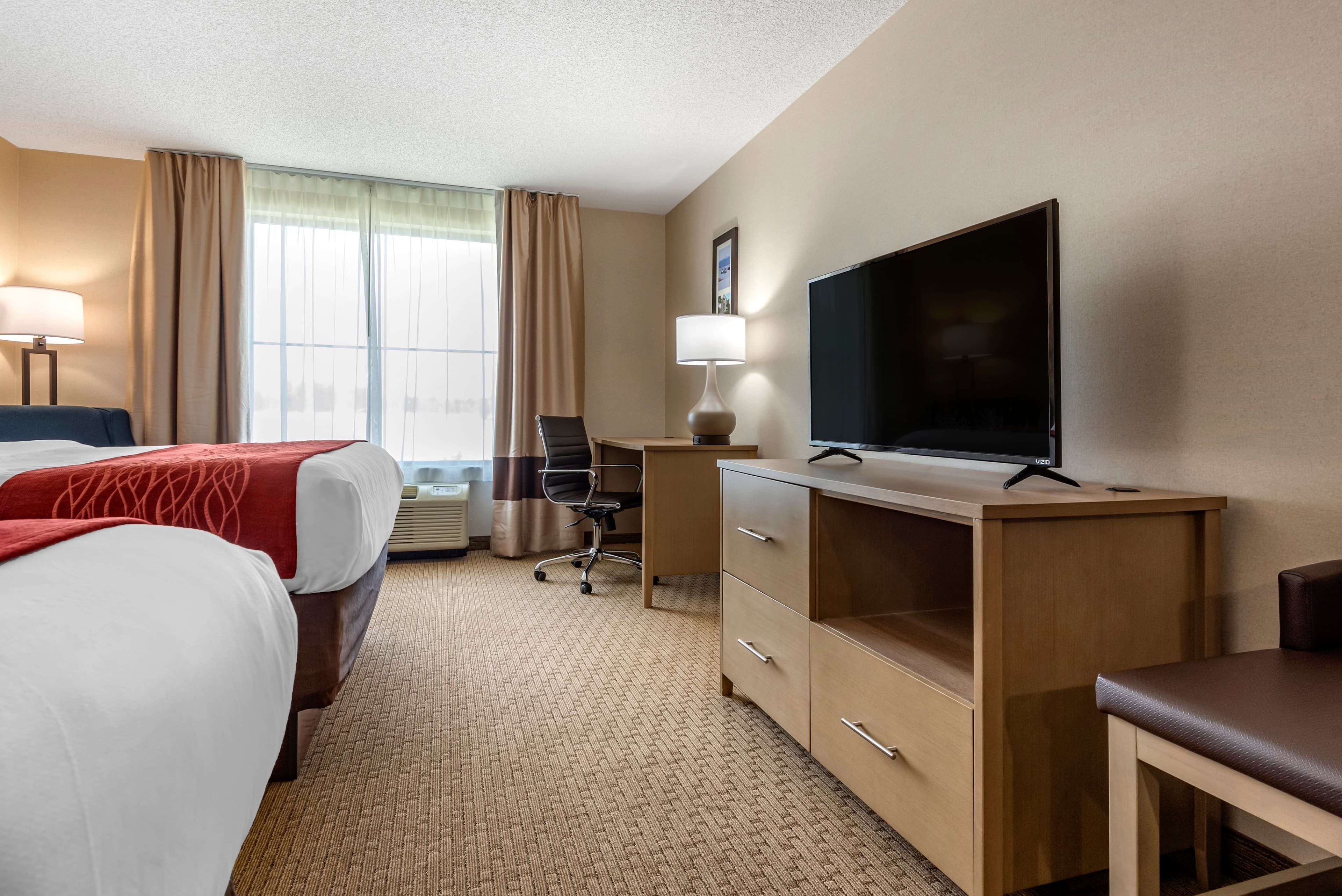 Comfort Inn & Suites Farmington - Victor — 6