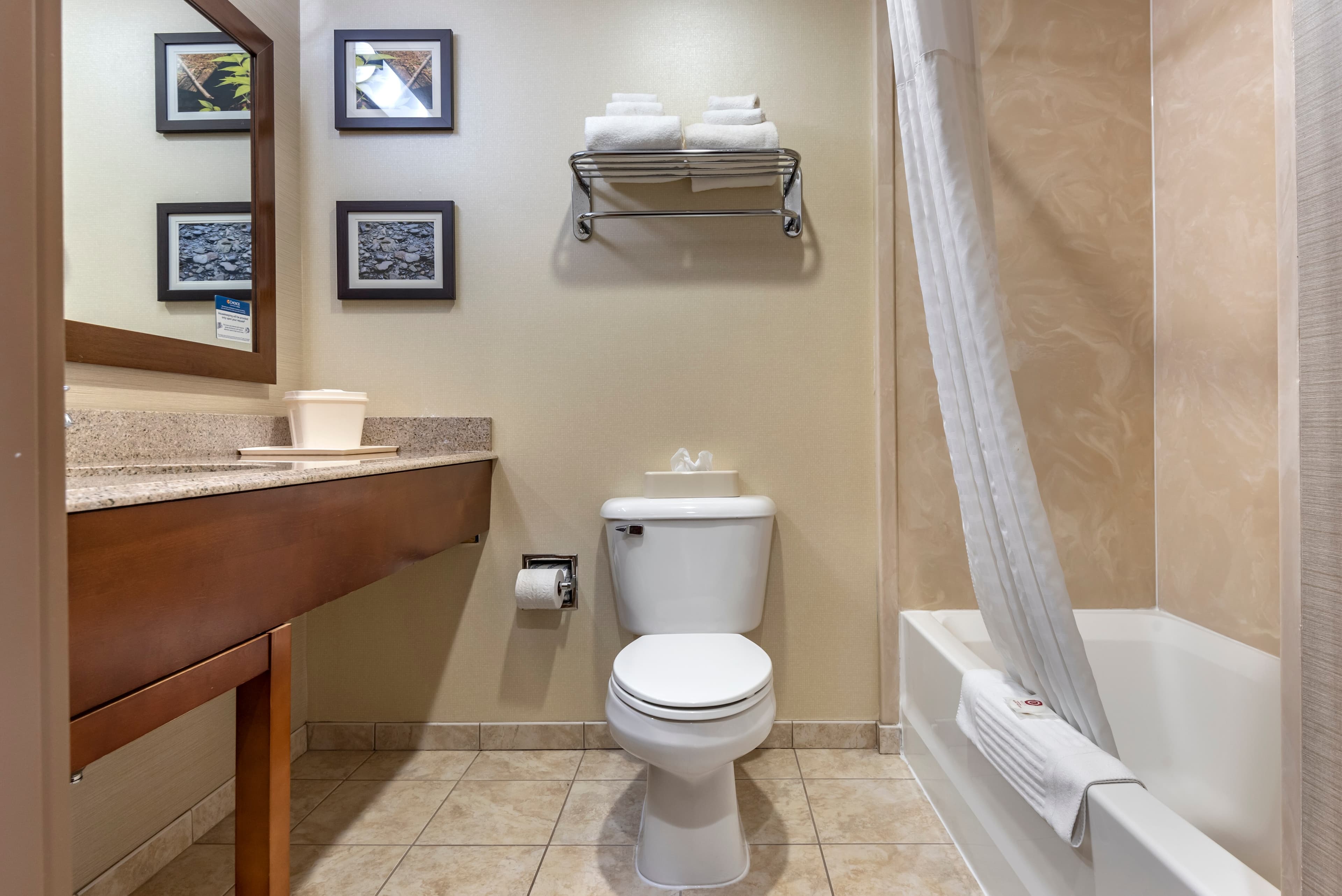 Comfort Inn & Suites Farmington - Victor — 19