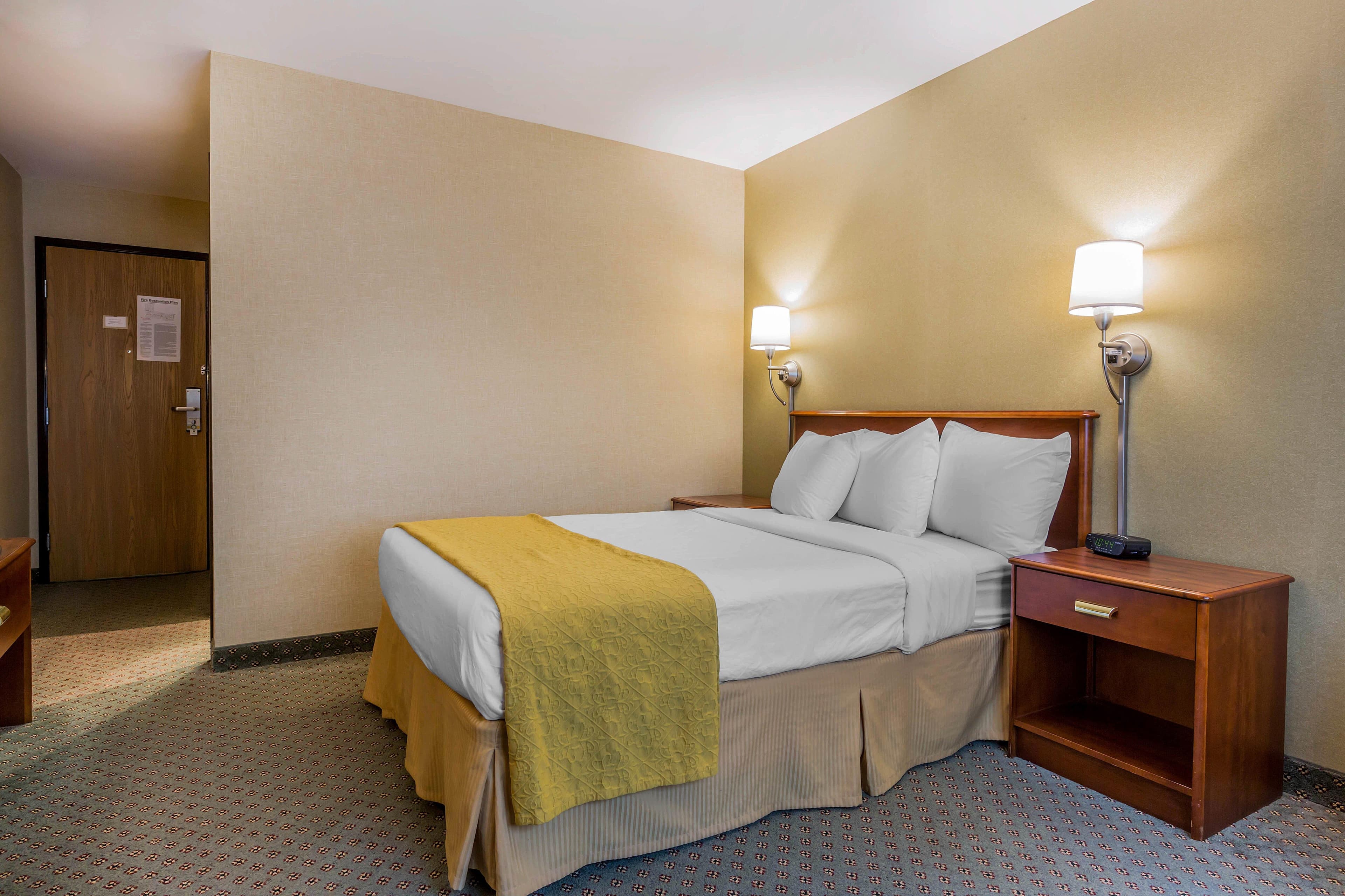 Quality Inn Hyde Park - Poughkeepsie North - Image 4