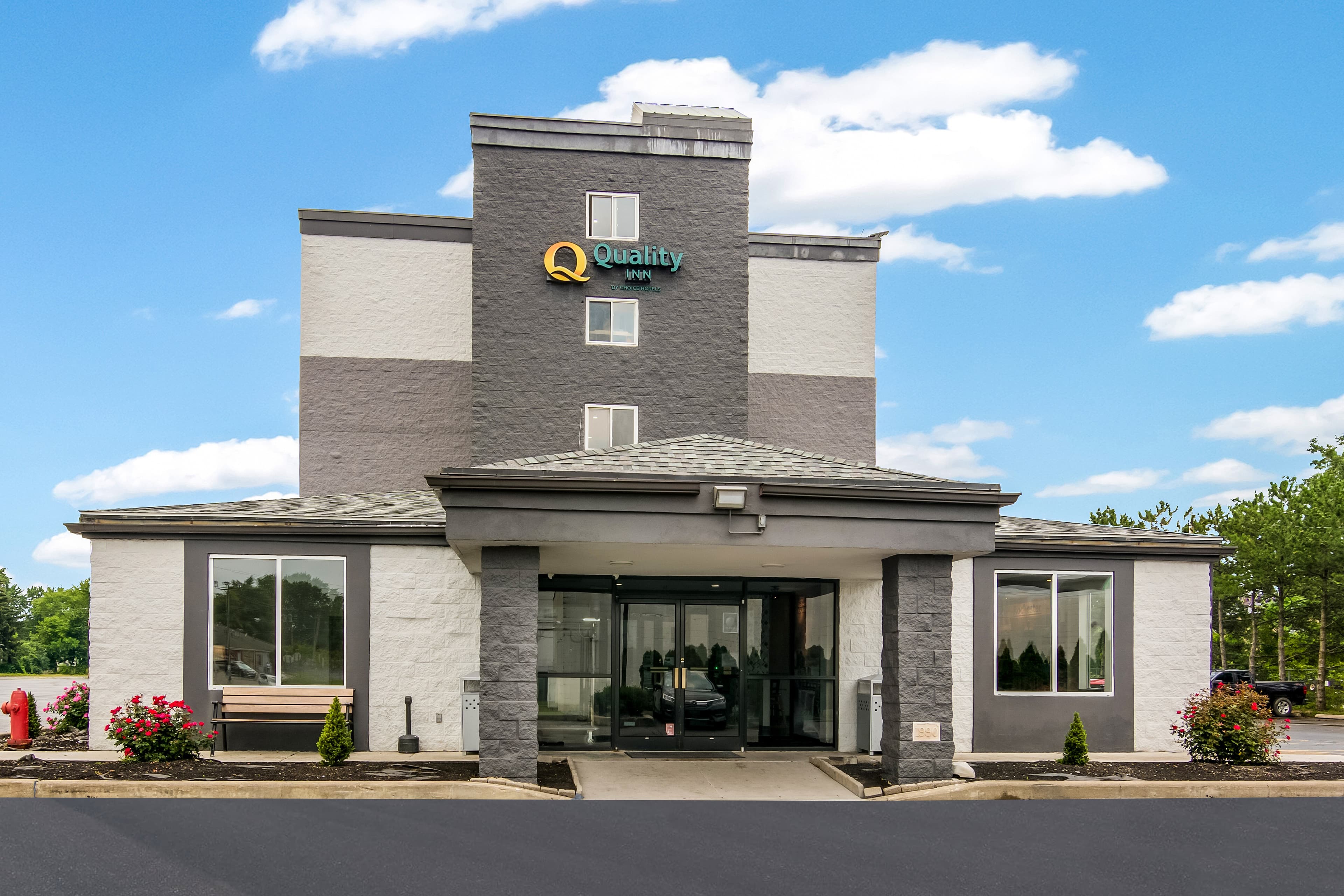 Quality Inn Rochester West - Image 1