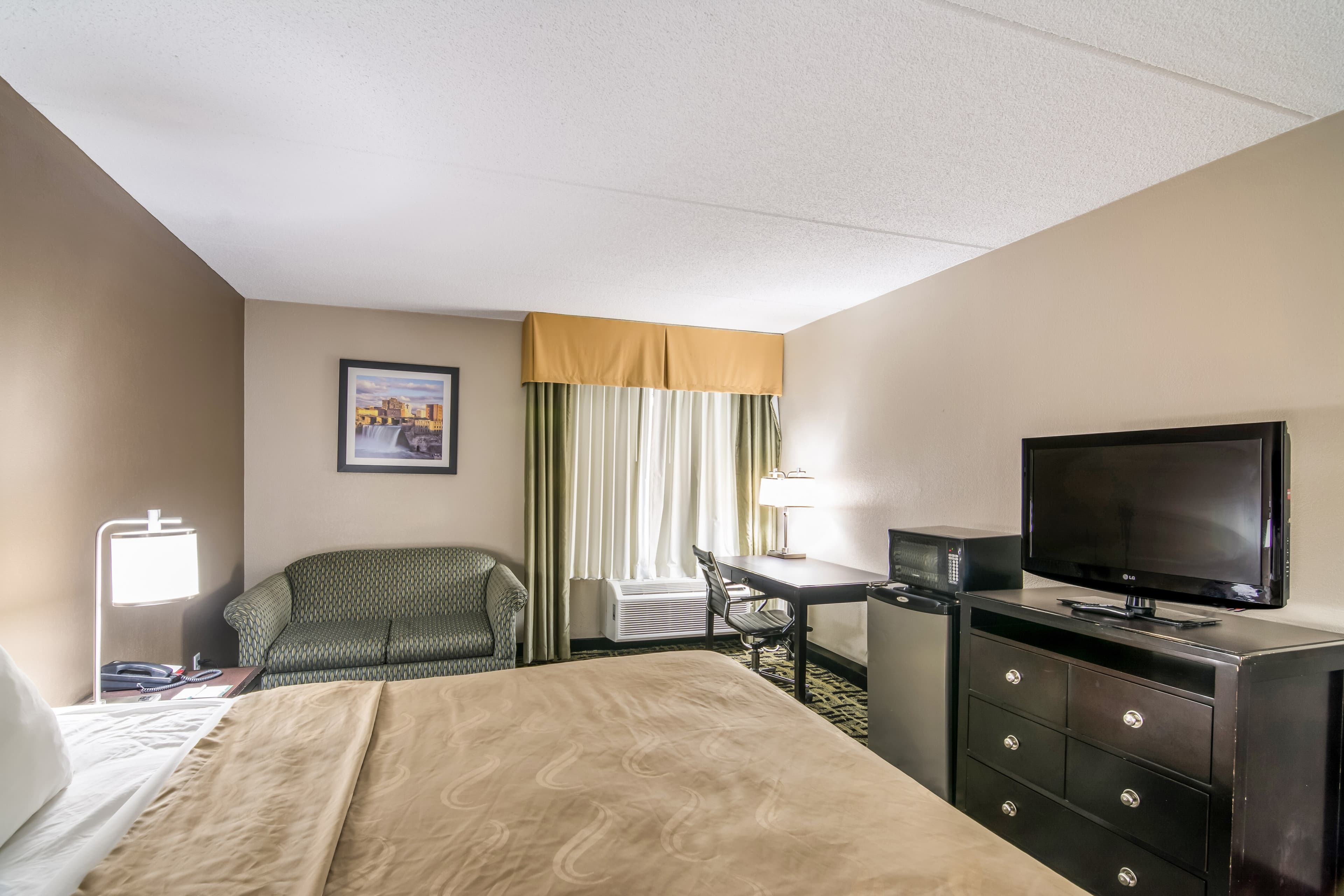 Quality Inn Rochester West — 4