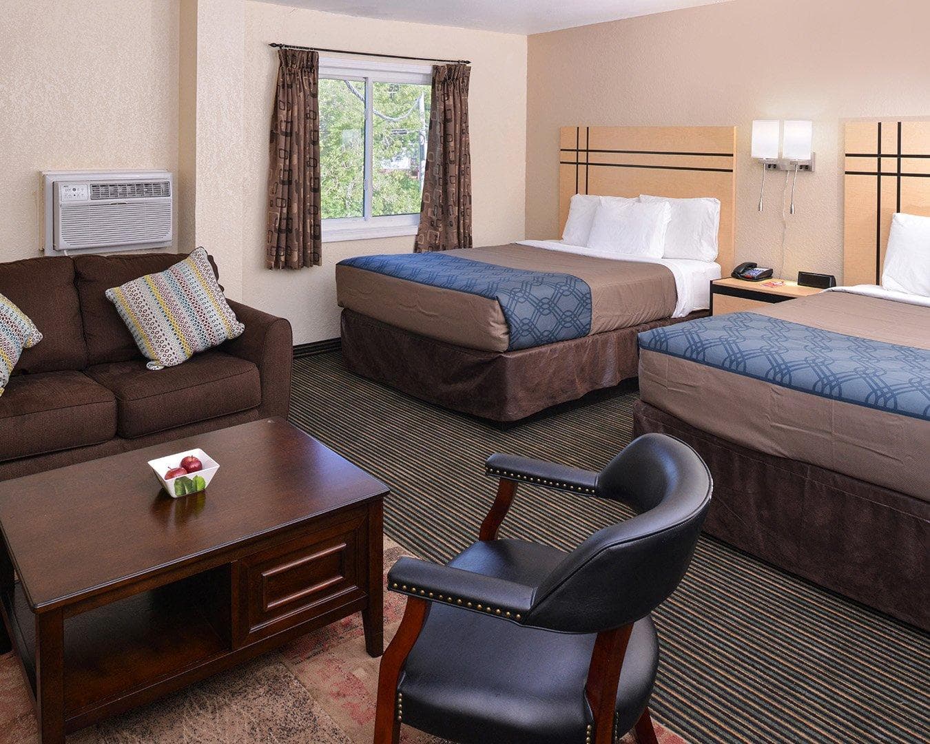Econo Lodge Rochester I-90 & I-390 — 6