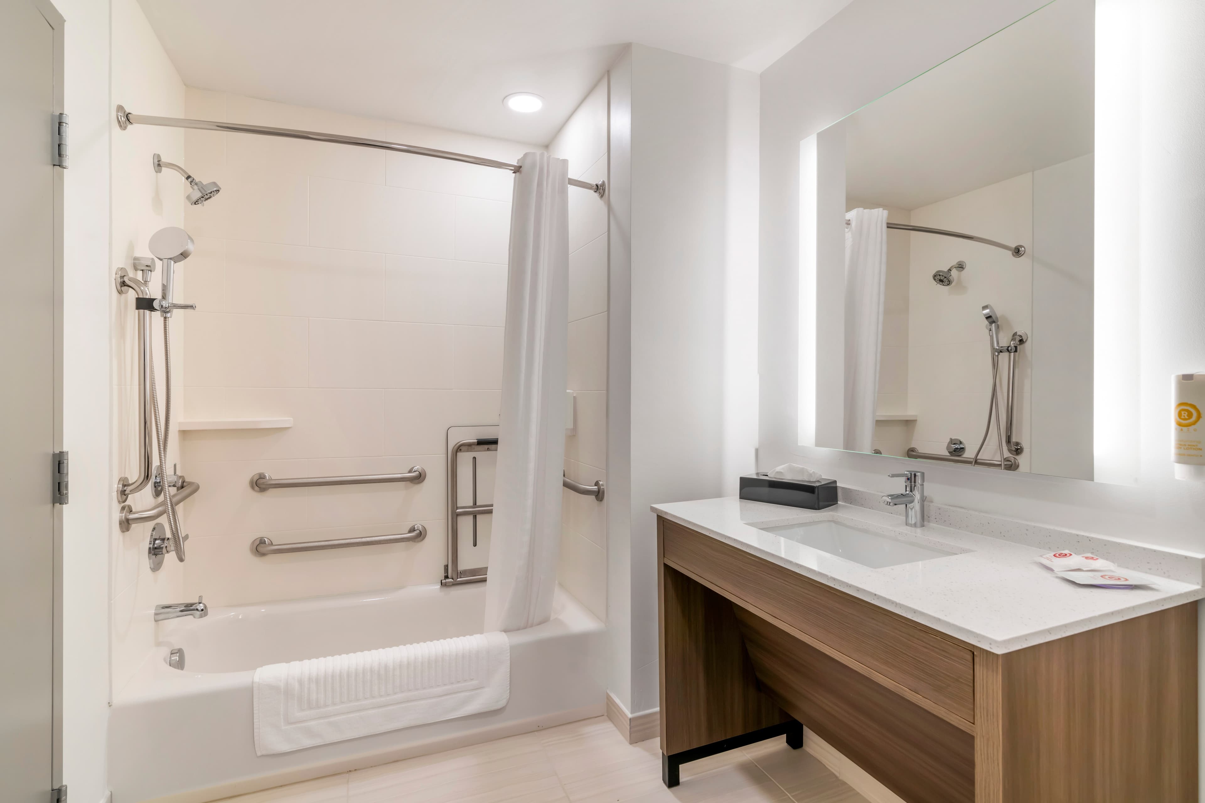 Comfort Inn & Suites Saratoga Springs — 7