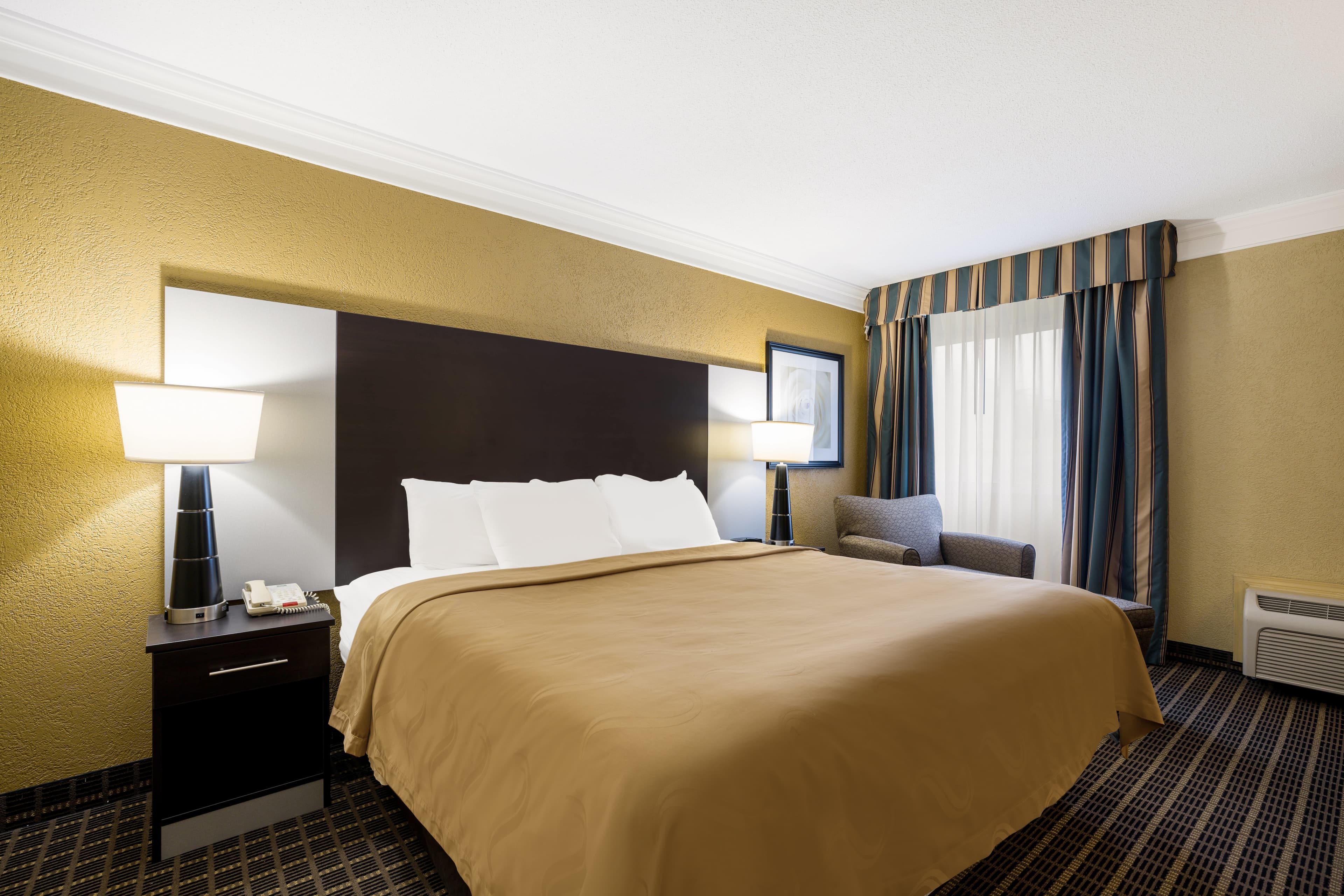 Quality Inn & Suites Syracuse Fairgrounds - Image 3