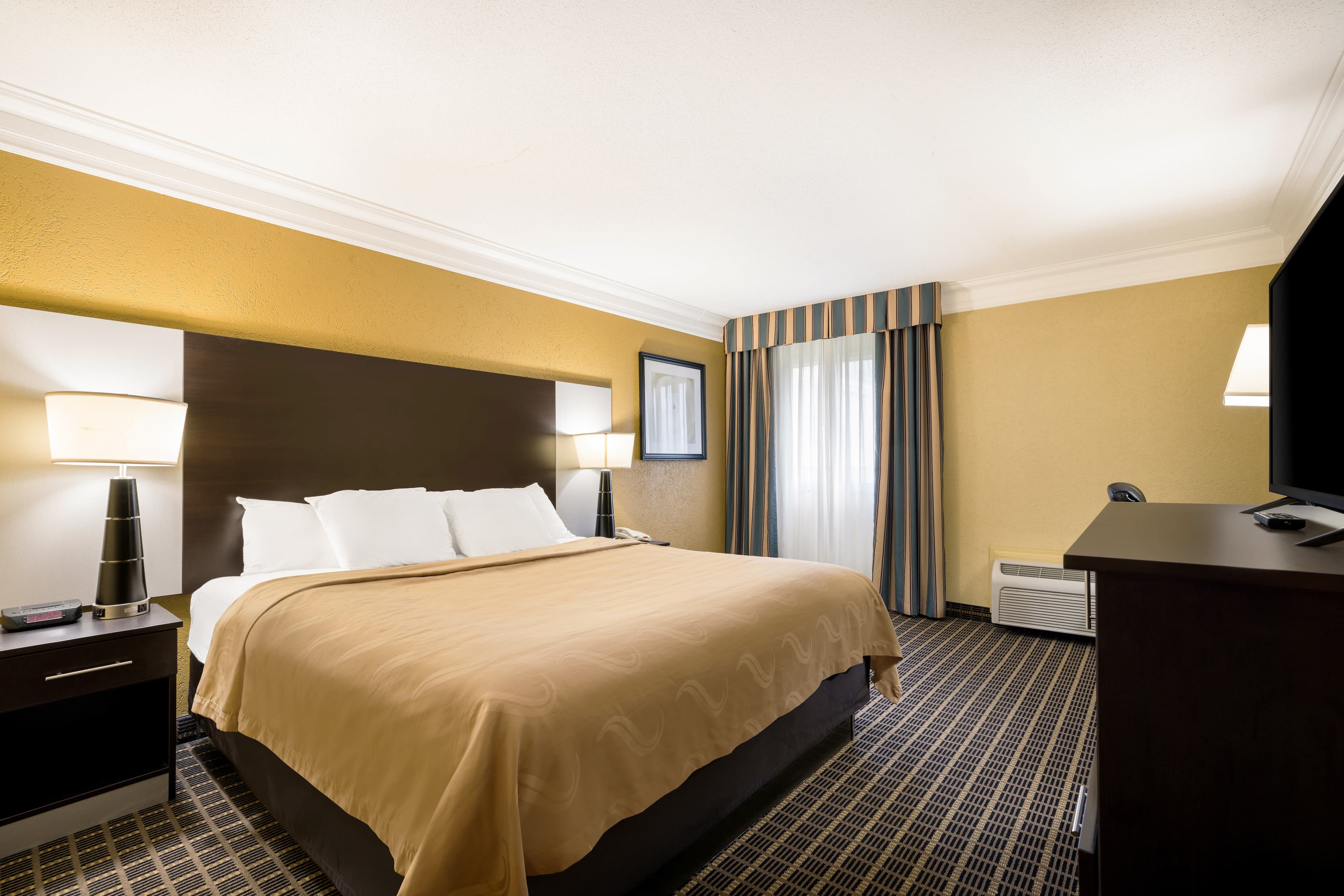 Quality Inn & Suites Syracuse Fairgrounds - Image 1