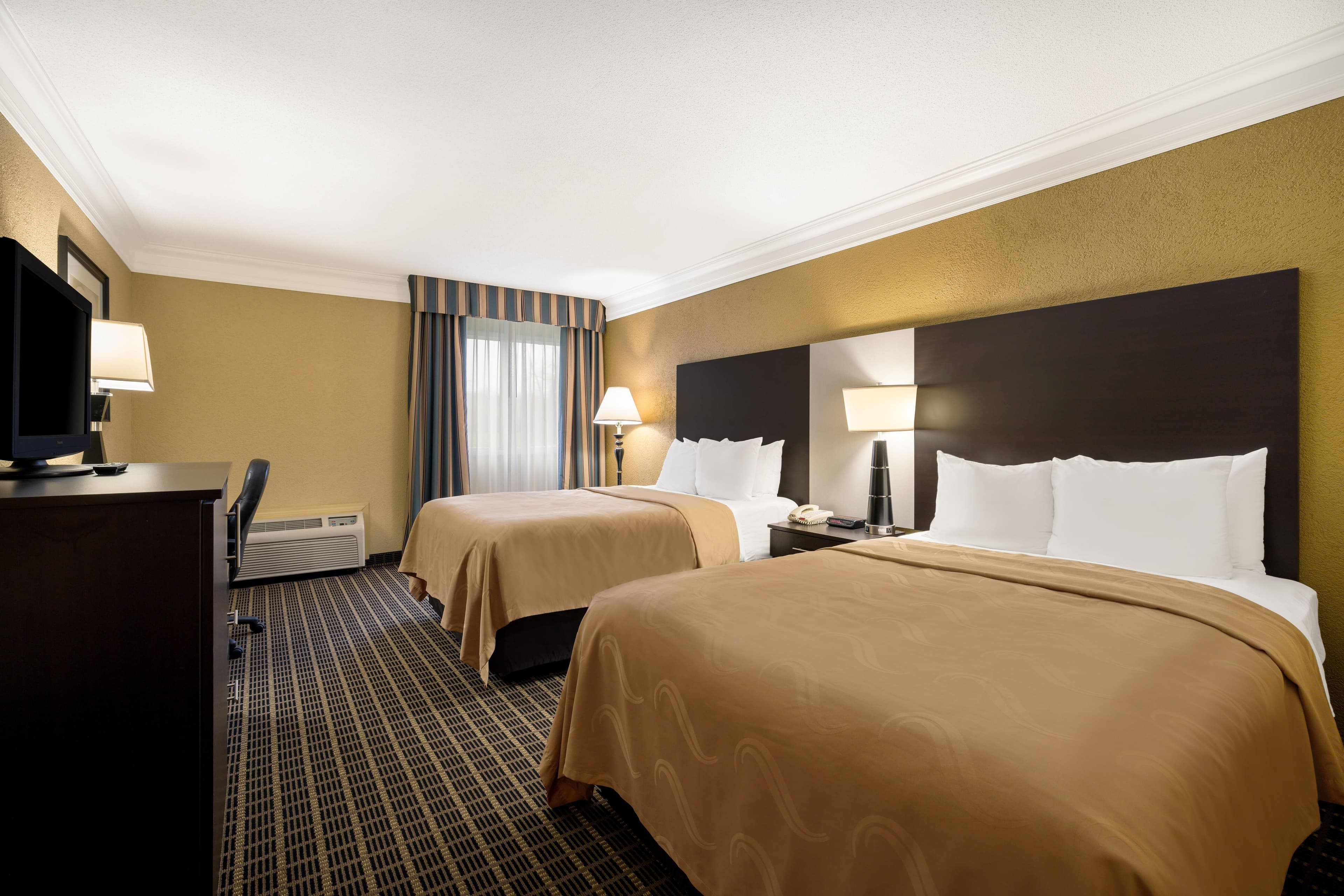 Quality Inn & Suites Syracuse Fairgrounds — 7