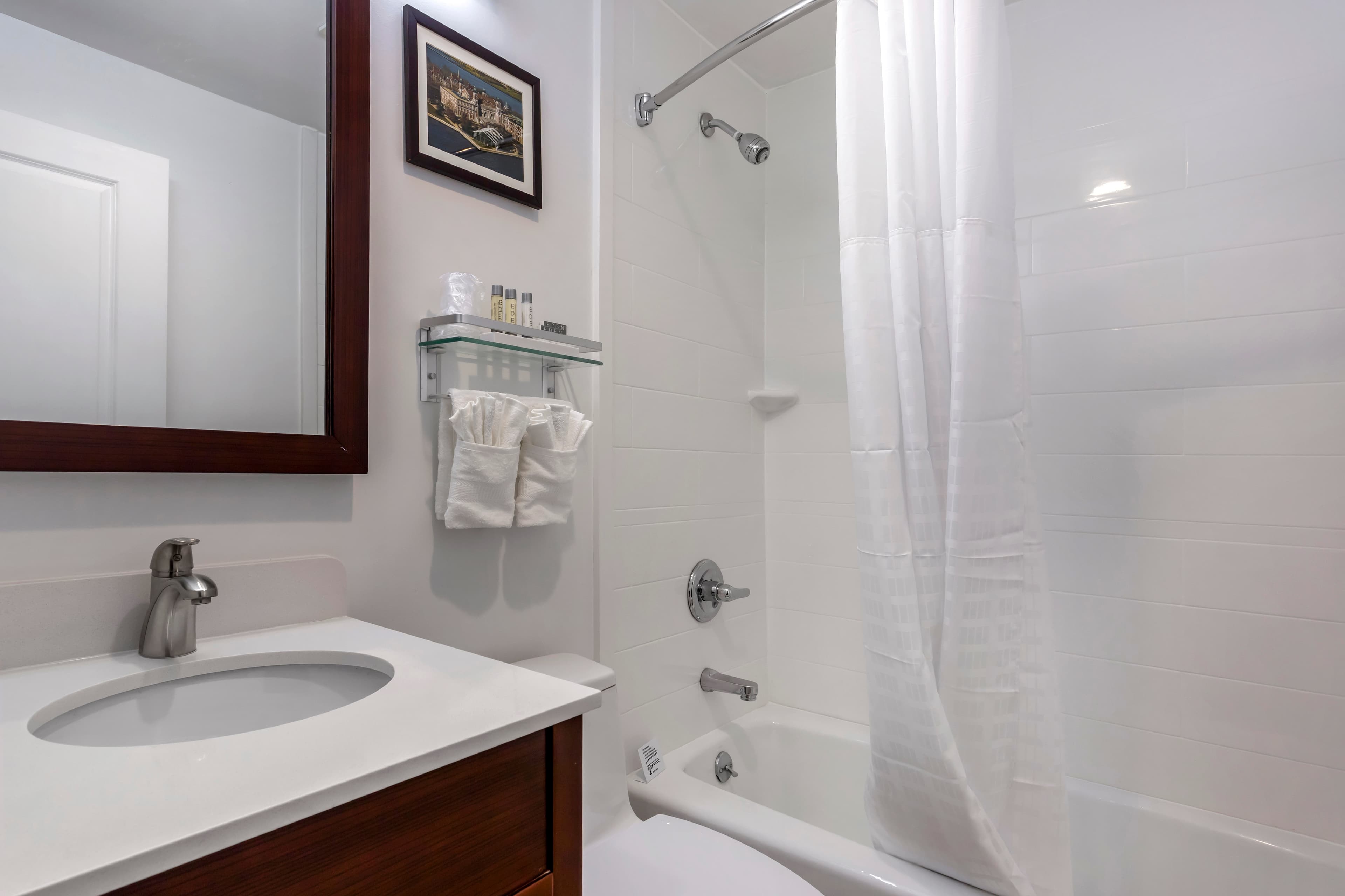 Avion Inn Near LGA Airport, an Ascend Collection Hotel — 17