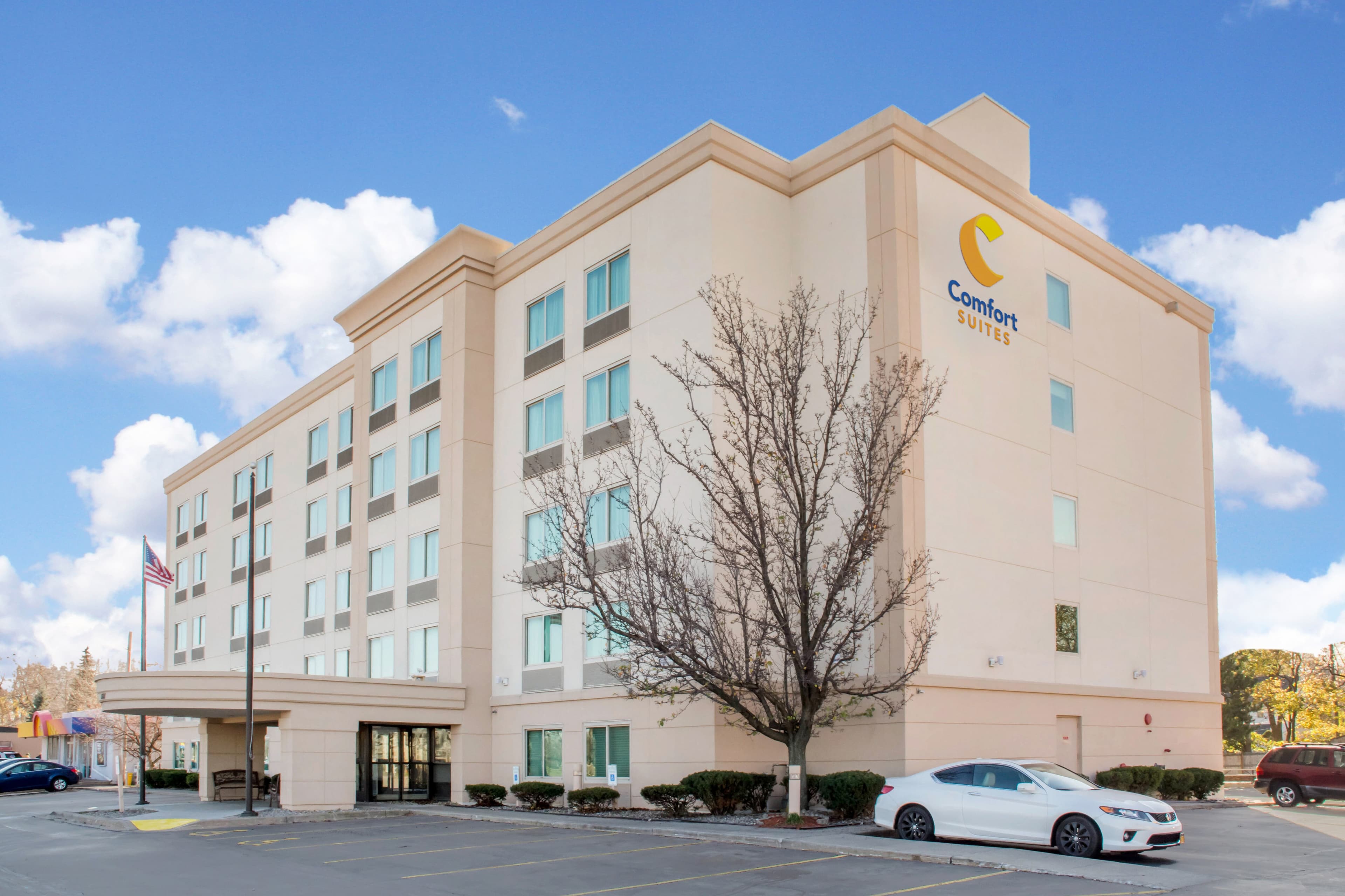 Comfort Inn & Suites Rochester - Greece - Image 1