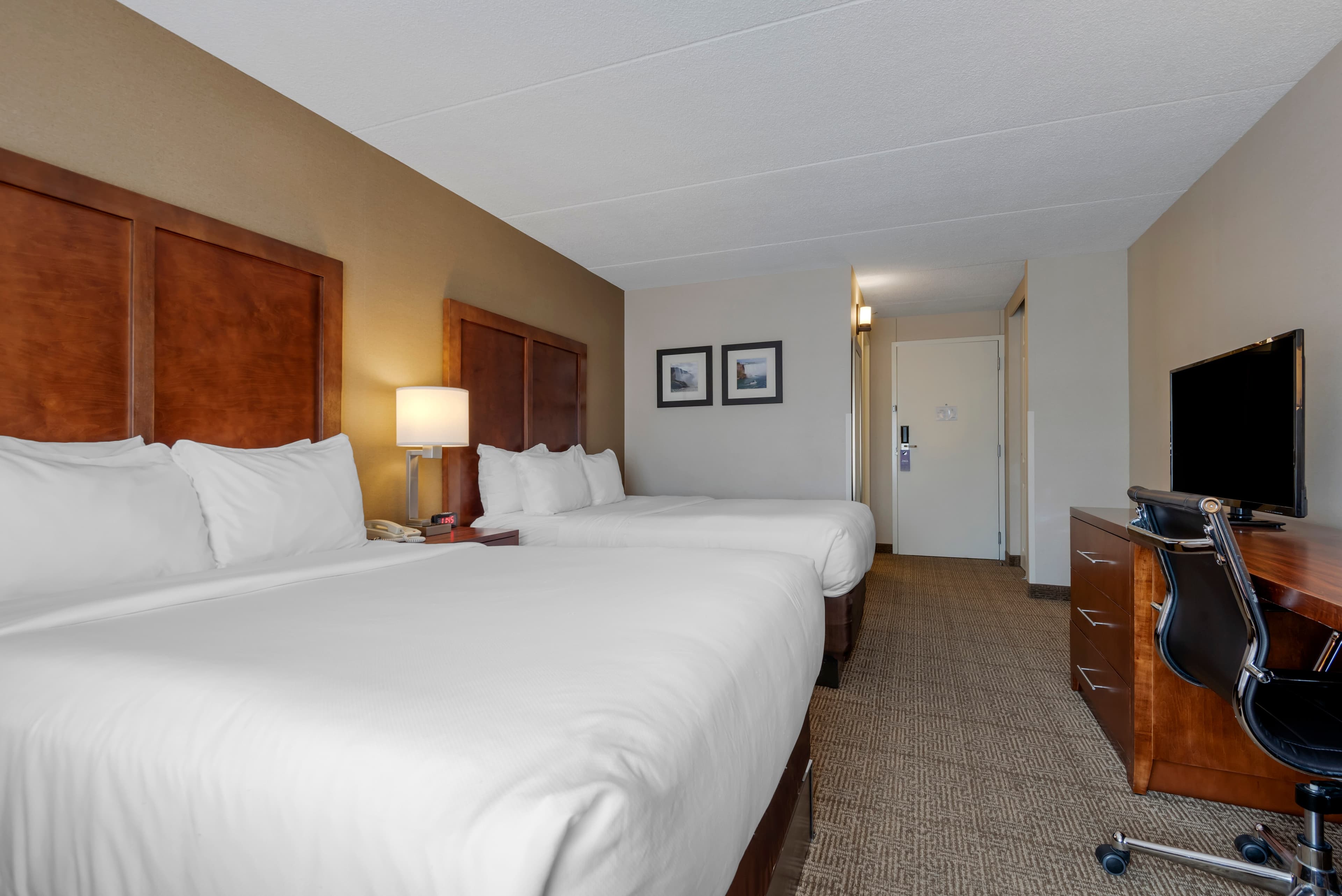 Comfort Inn The Pointe - Image 2