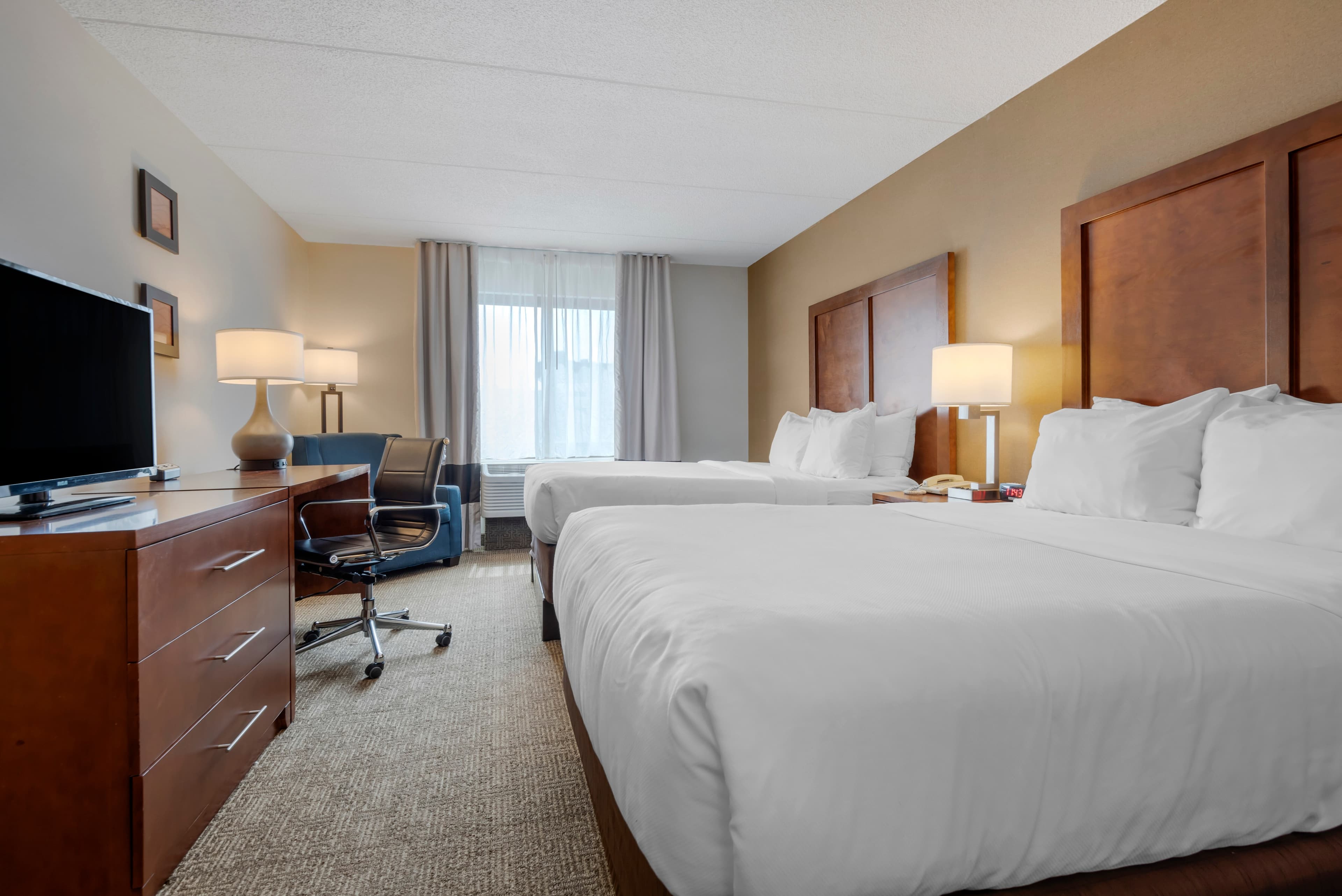 Comfort Inn The Pointe - Image 3