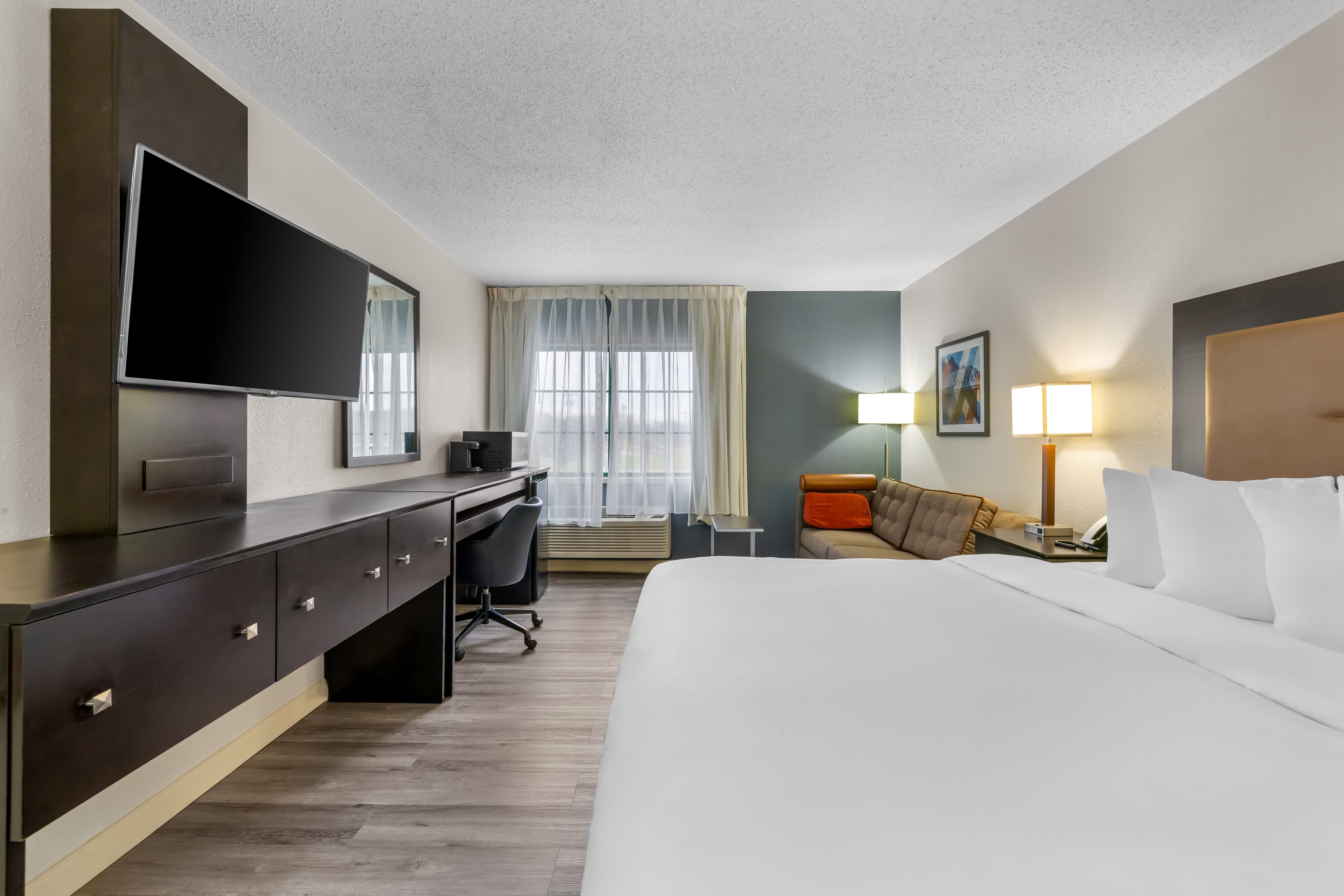 Quality Inn Brewerton - Syracuse Oneida Lake Area — 9