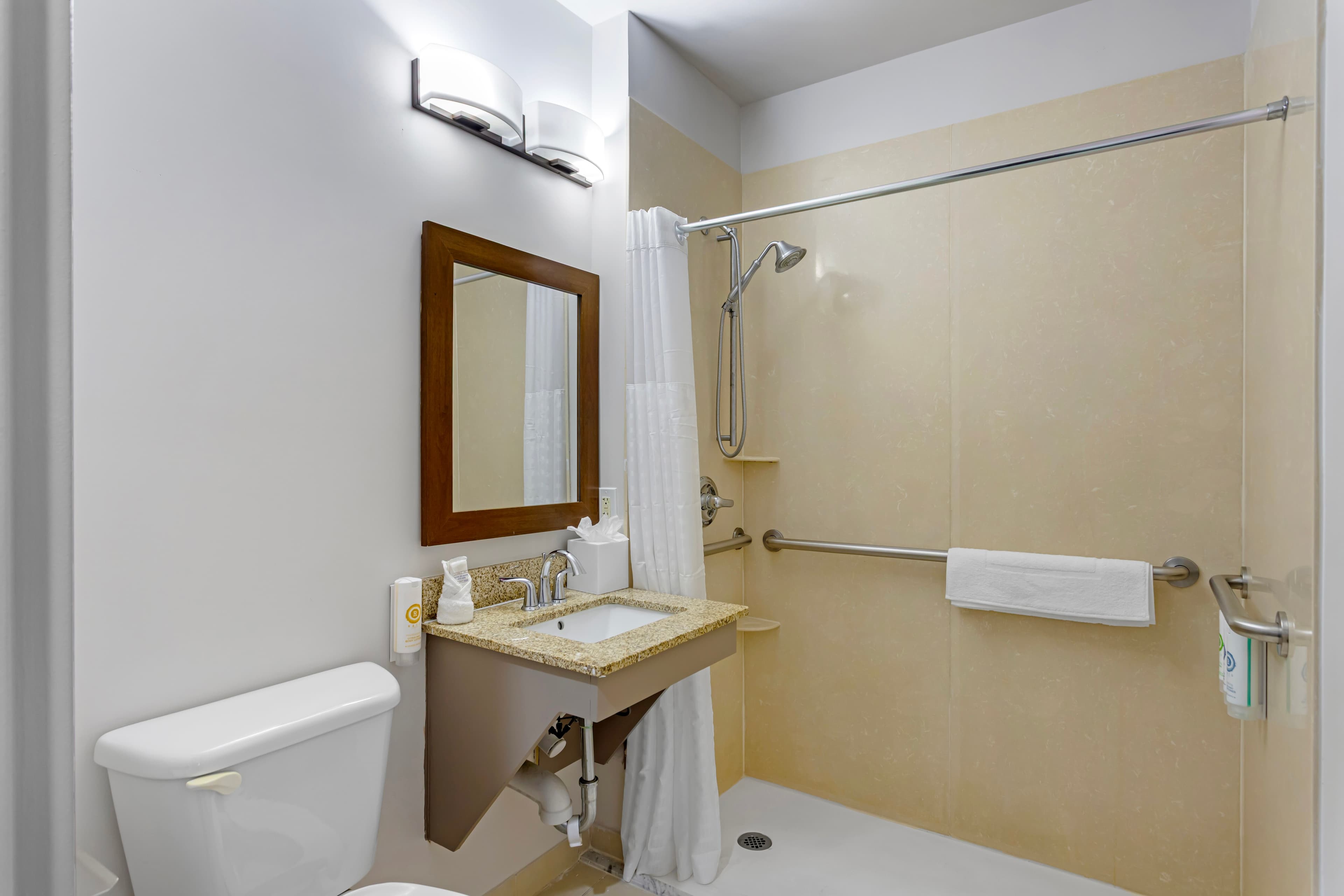 Comfort Inn - Image 5