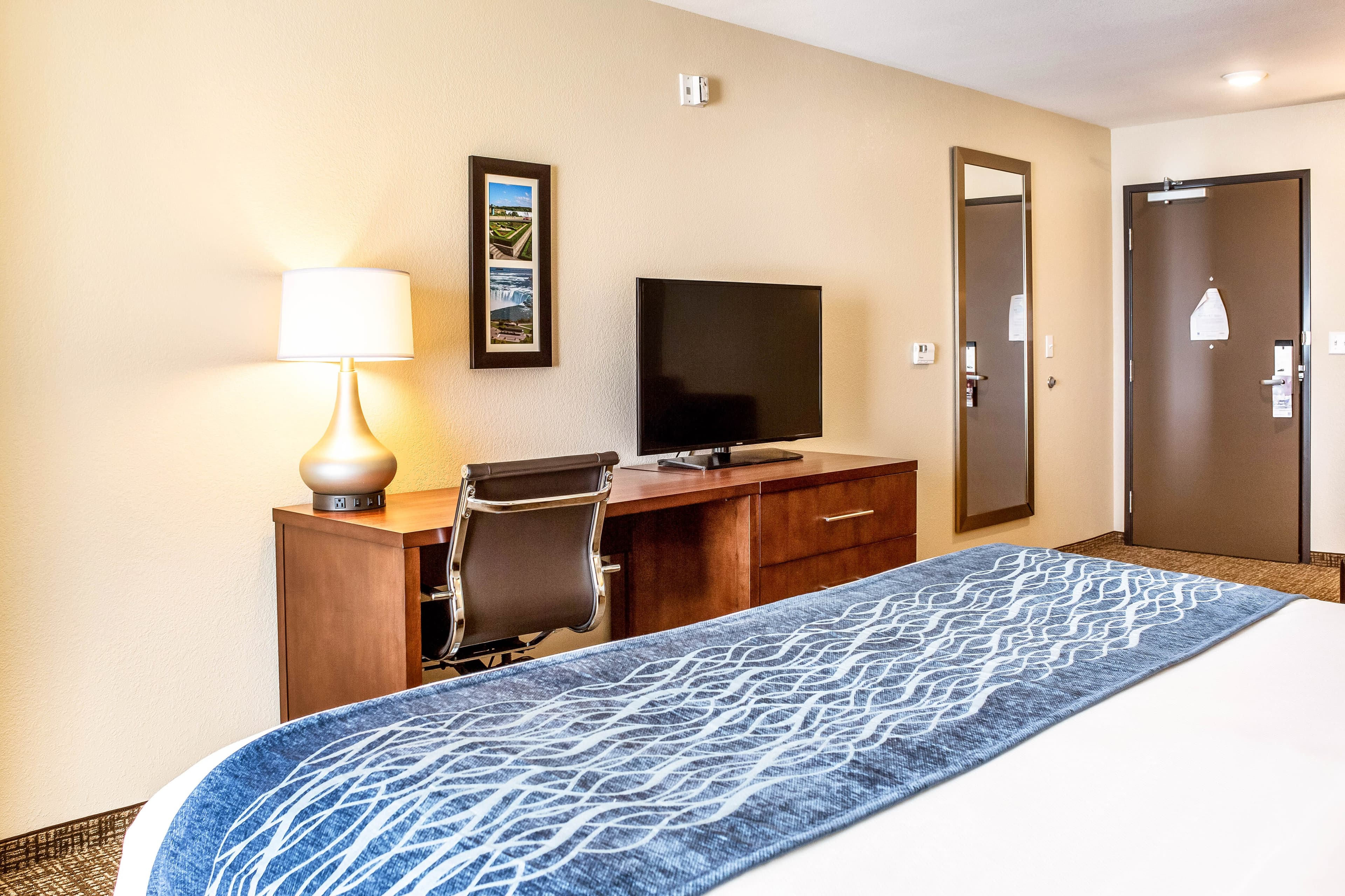 Comfort Inn & Suites Niagara Falls Blvd USA — 11