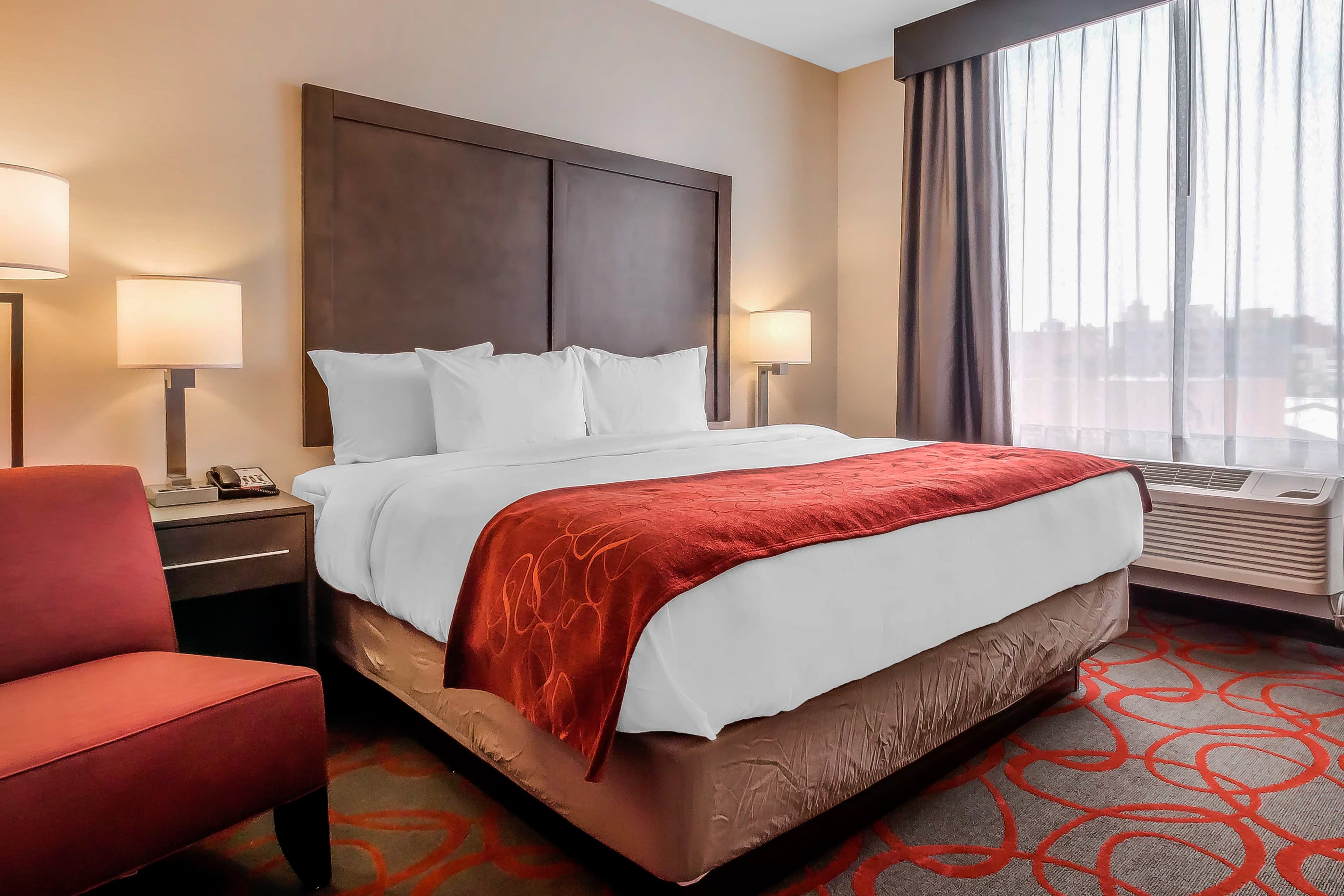 Comfort Inn & Suites near Stadium - Image 1
