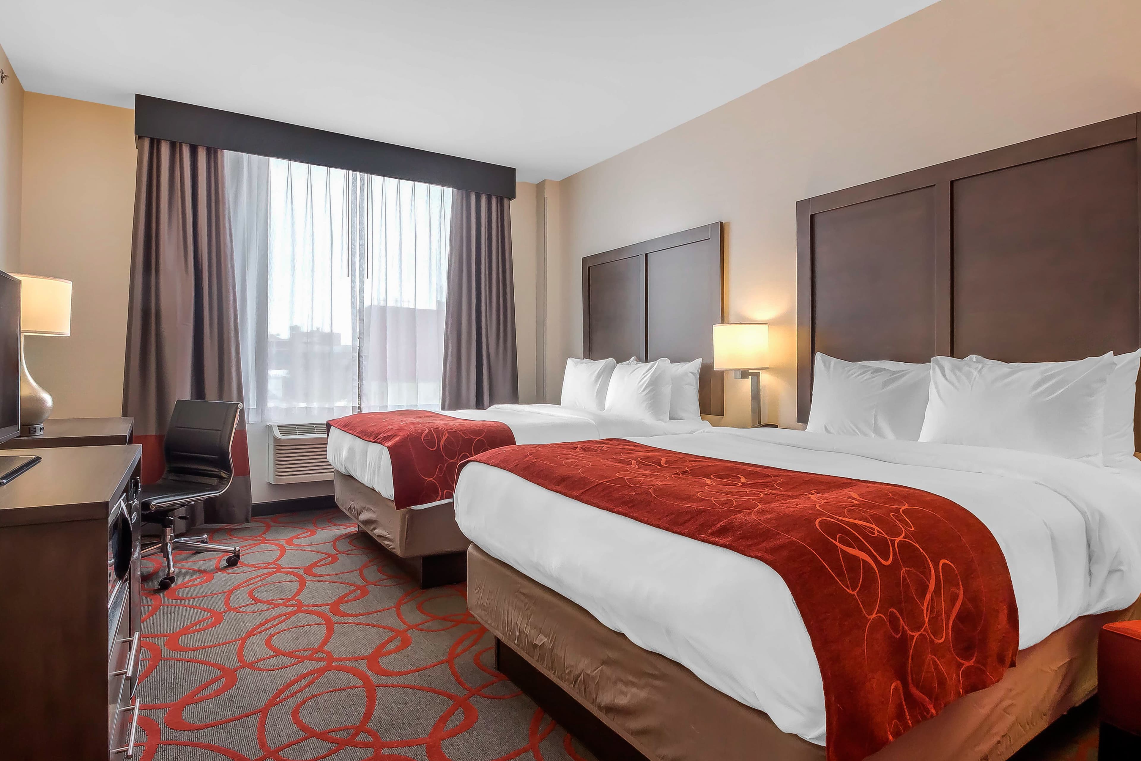 Comfort Inn & Suites near Stadium - Image 3