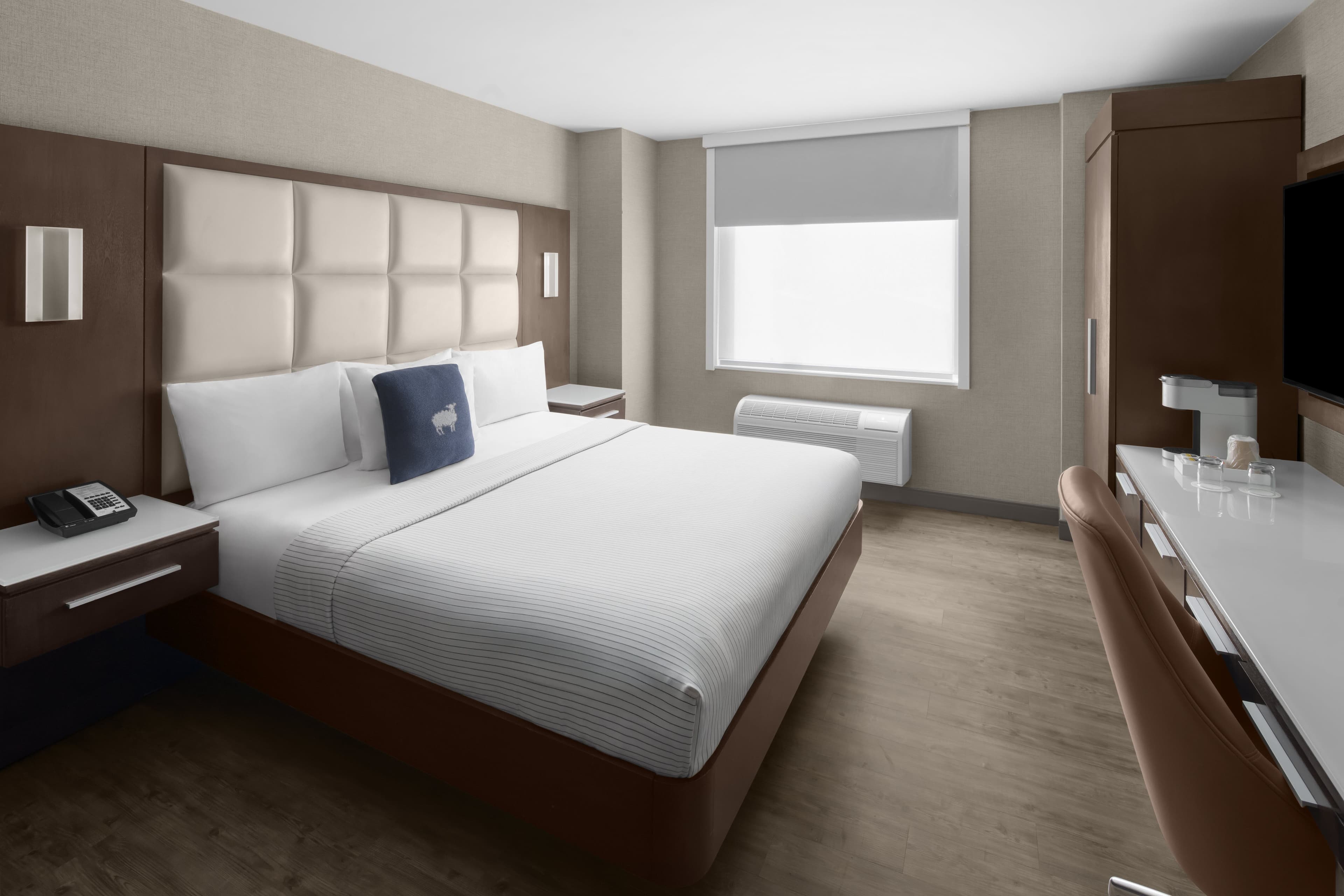 Cambria Hotel New York - Chelsea - Image 2