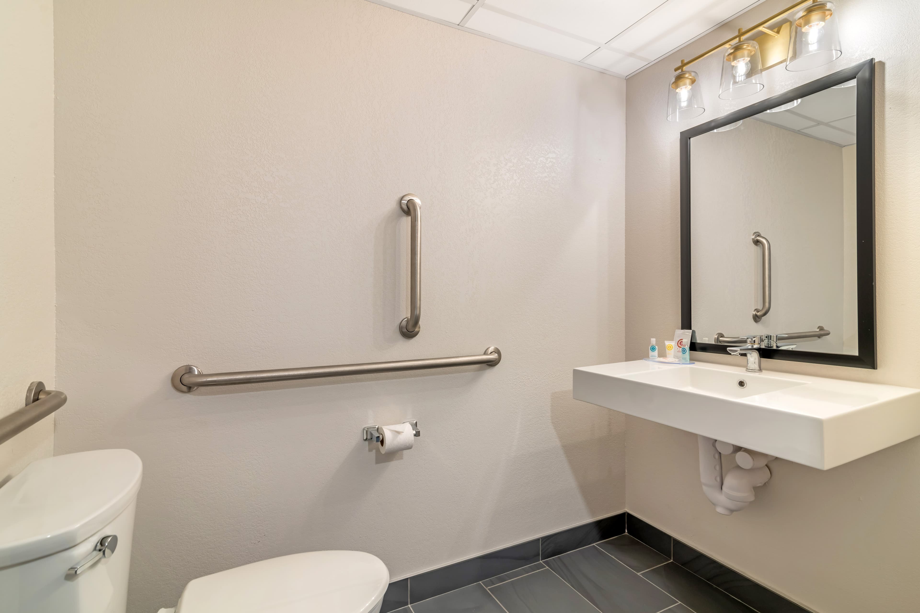 The Clocktower Hotel Latham - North Albany, an Ascend Collection Hotel — 10