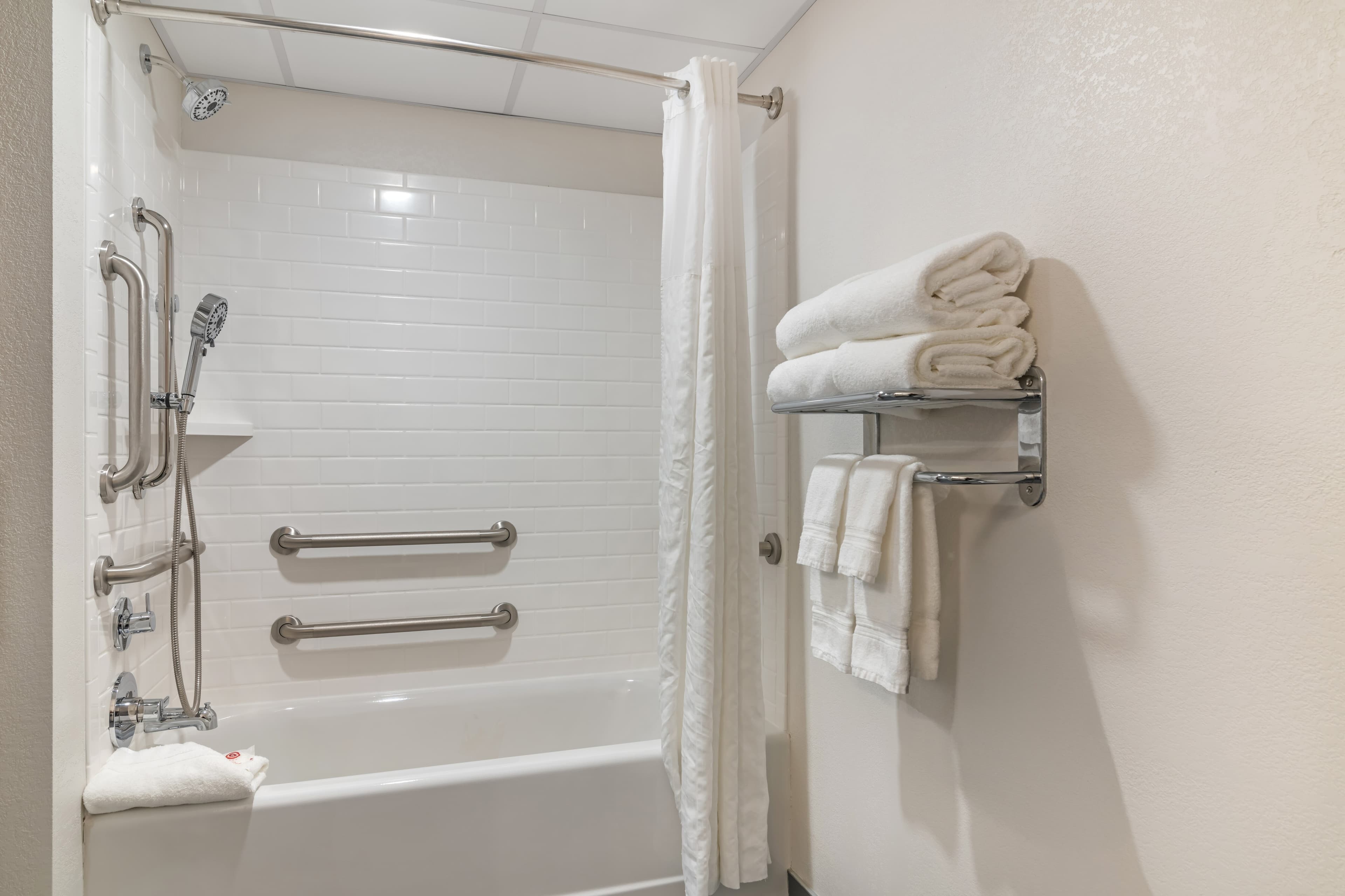 The Clocktower Hotel Latham - North Albany, an Ascend Collection Hotel — 11