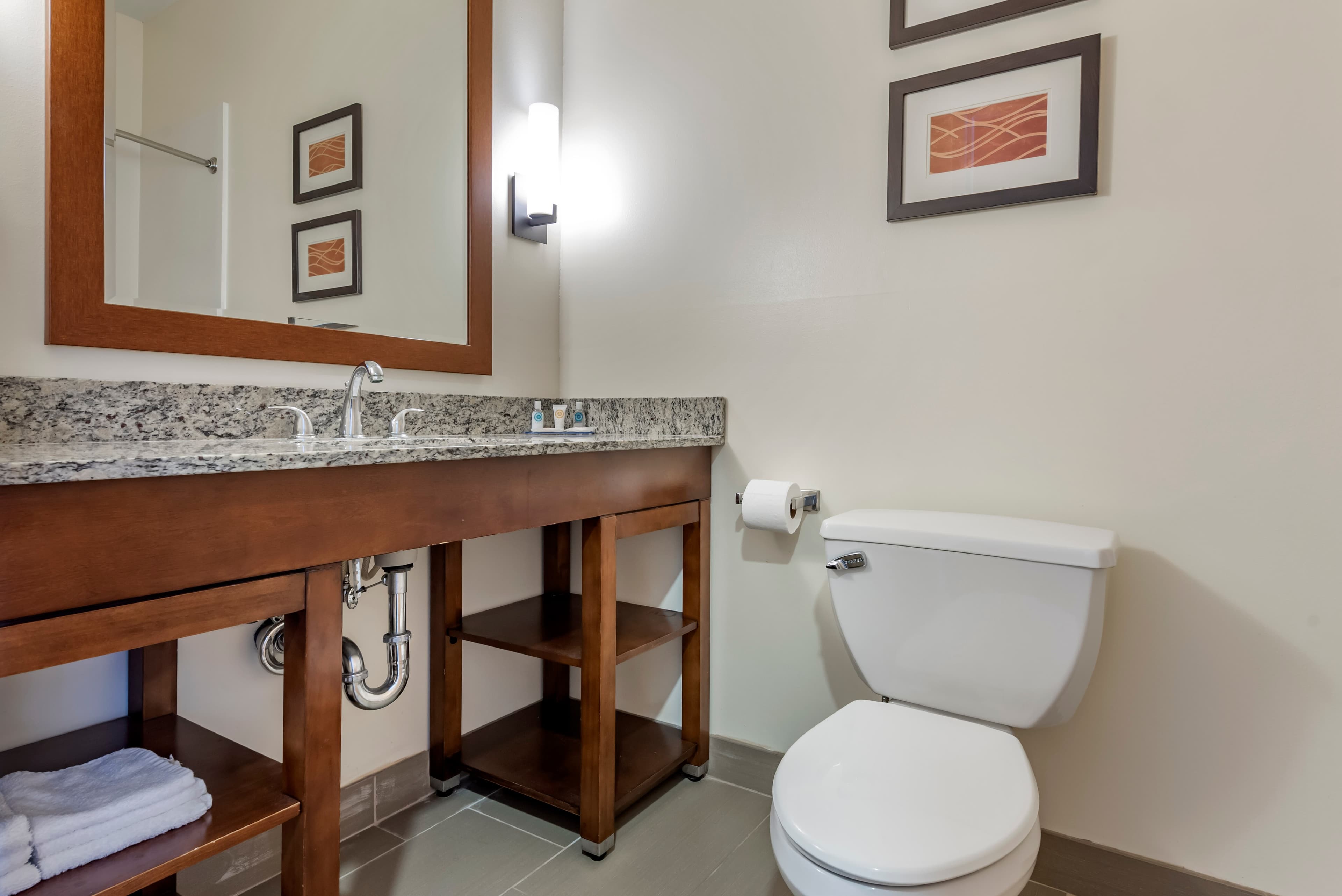 Comfort Inn Apalachin / Binghamton W Route 17 — 18