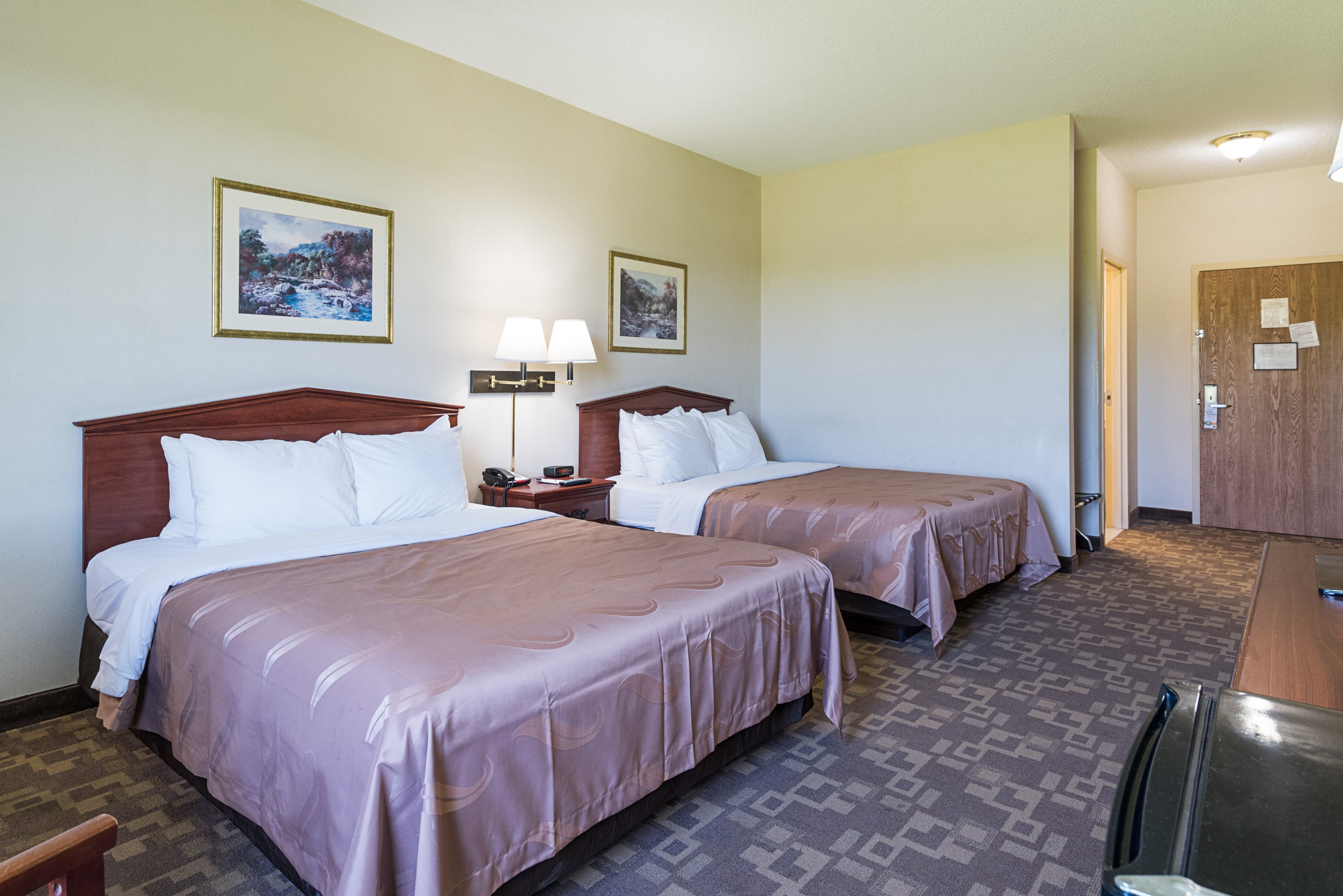Quality Inn & Suites Schoharie near Howe Caverns — 8