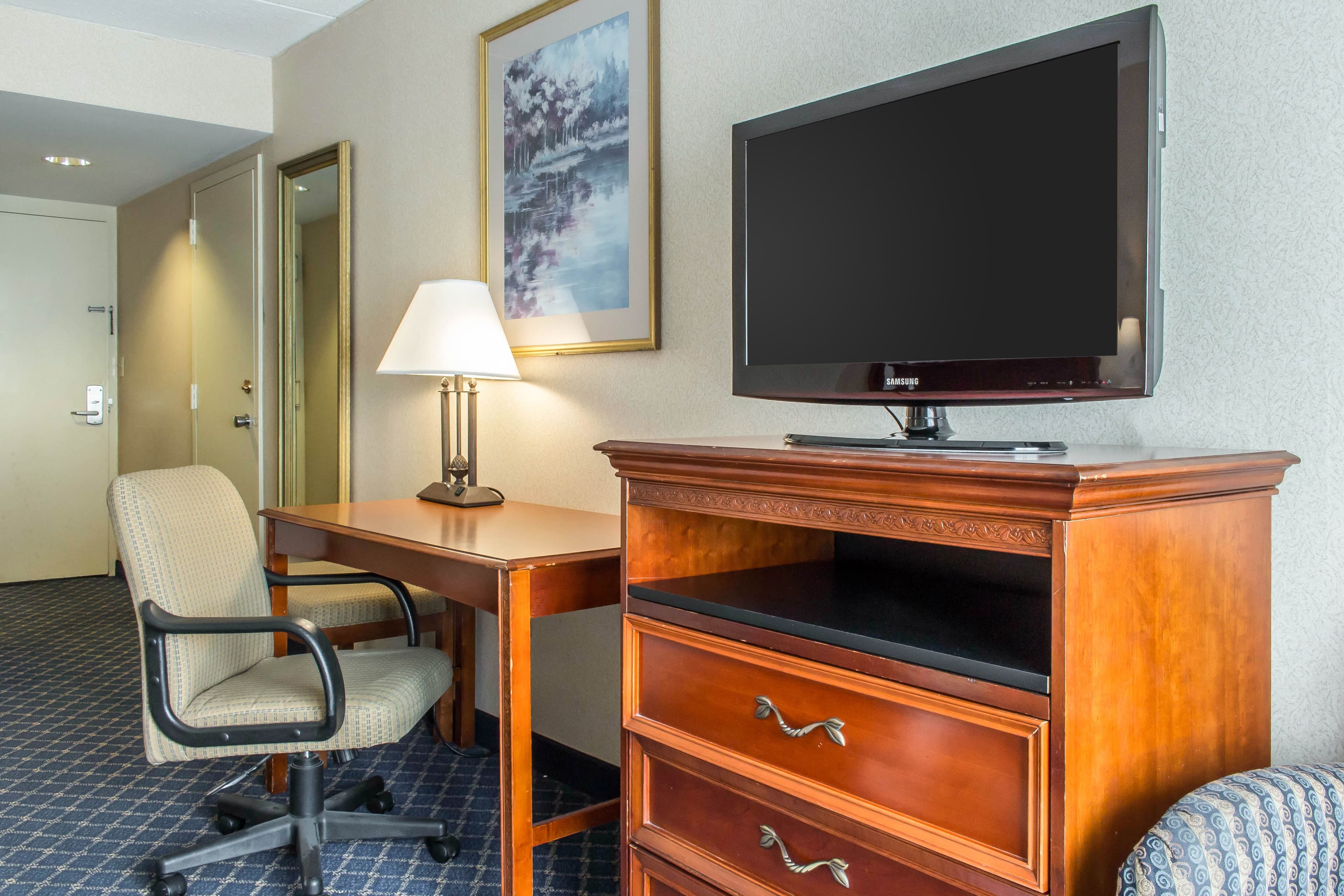 Clarion Hotel & Conference Center Ronkonkoma MacArthur Airport — 9