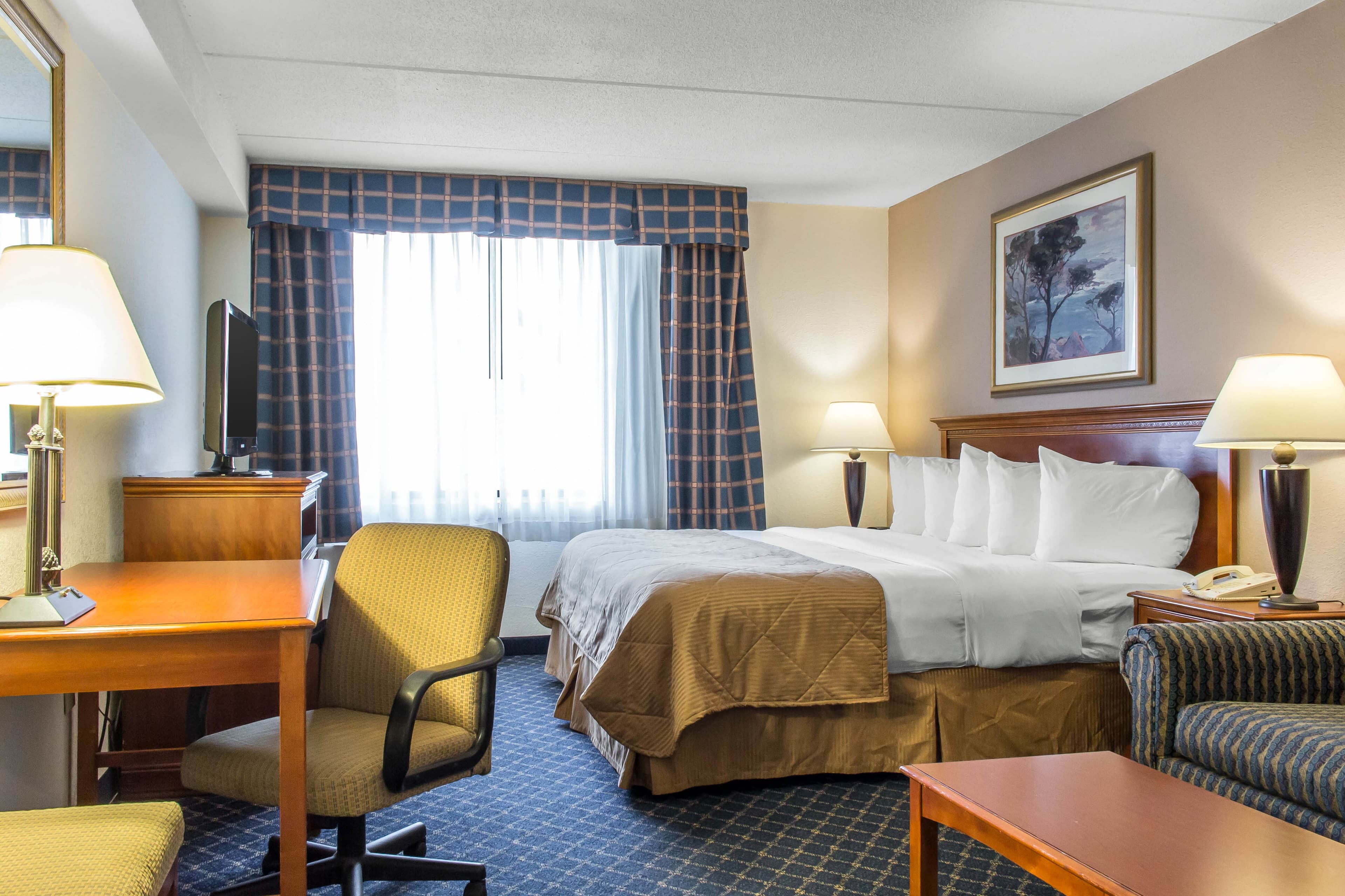 Clarion Hotel & Conference Center Ronkonkoma MacArthur Airport — 32