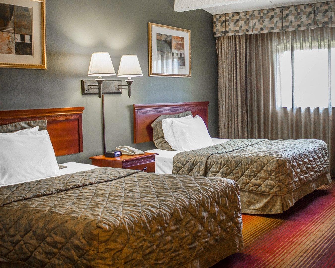Rodeway Inn Huntington Station - Melville - Image 2
