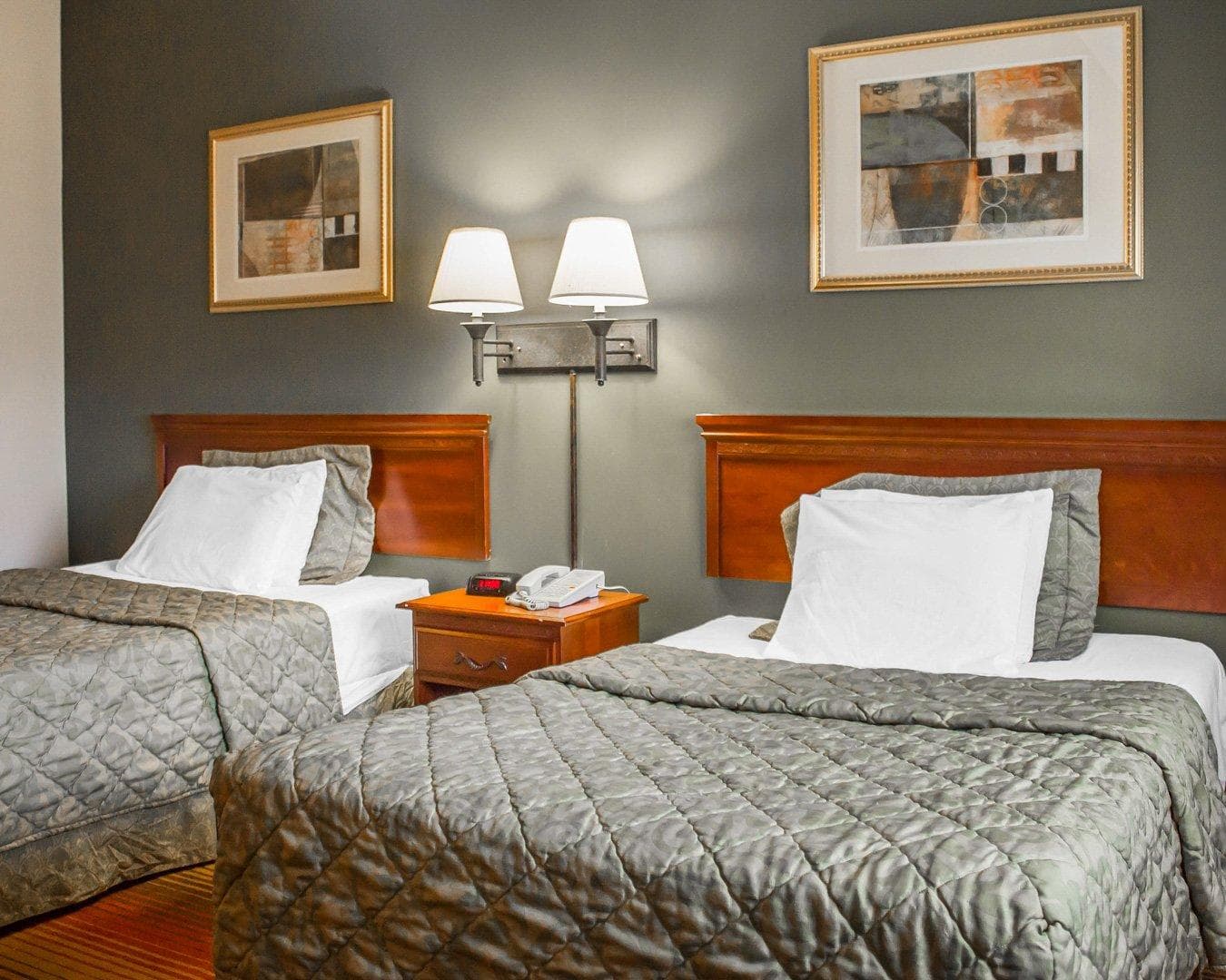 Rodeway Inn Huntington Station - Melville - Image 3