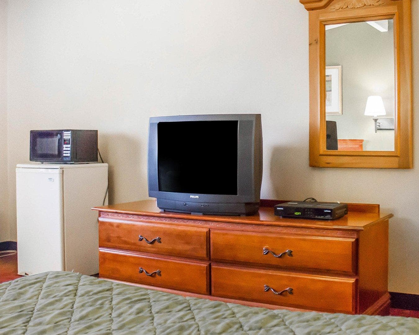 Rodeway Inn Huntington Station - Melville - Image 4