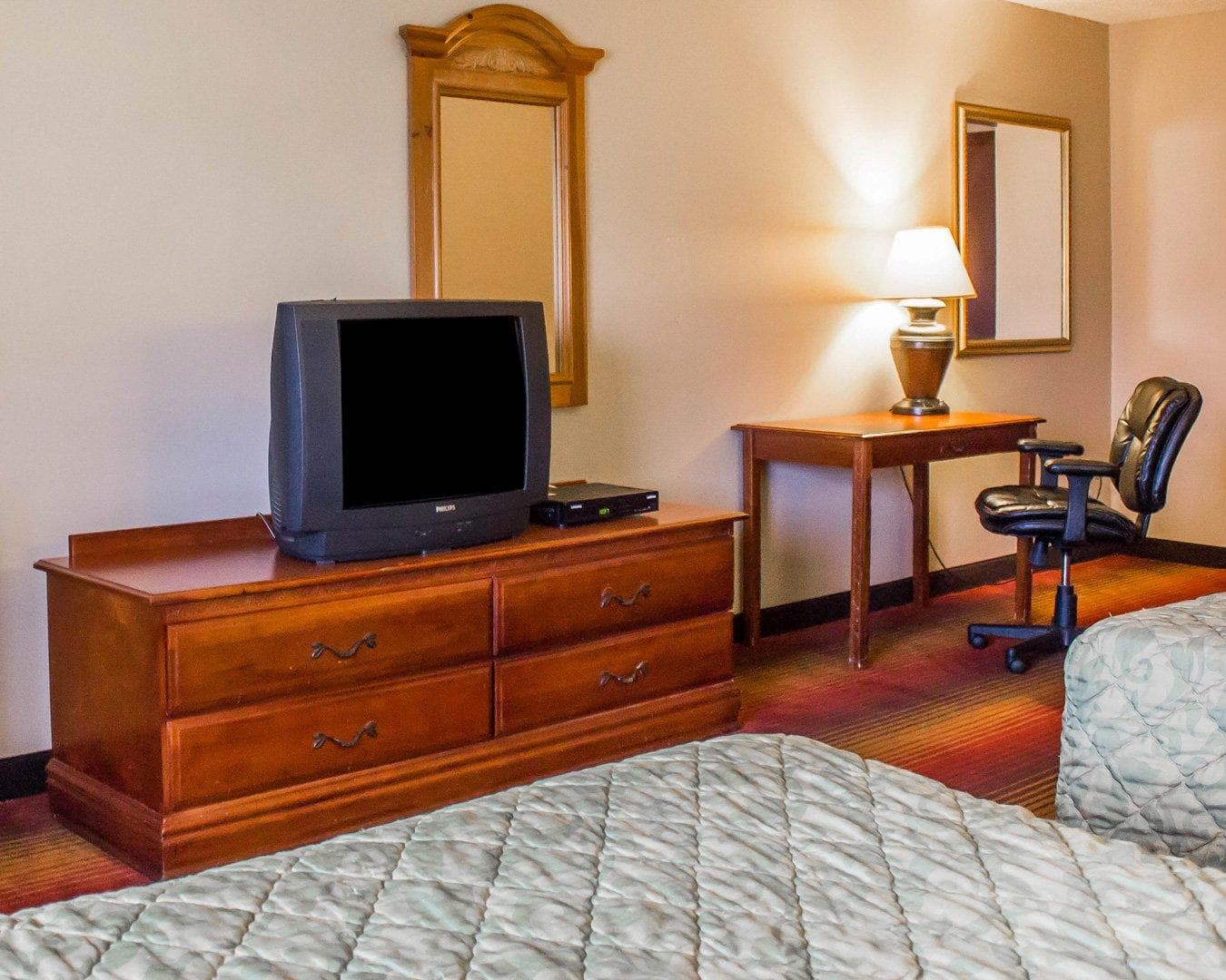 Rodeway Inn Huntington Station - Melville - Image 5
