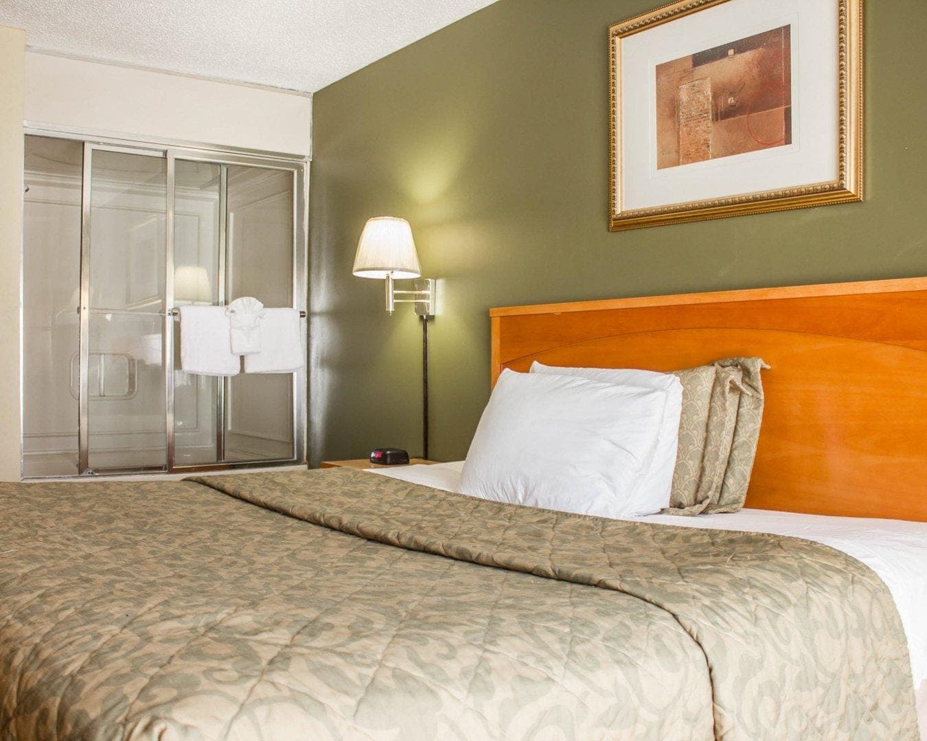 Rodeway Inn Huntington Station - Melville — 13