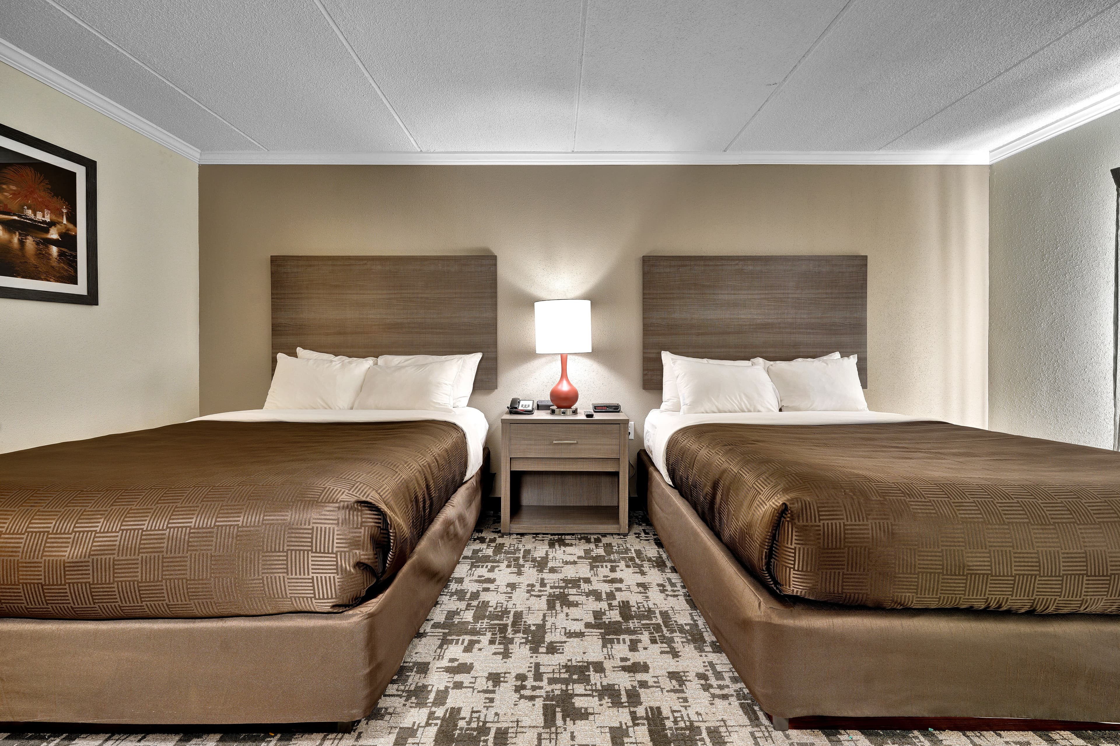 Quality Hotel & Suites At The Falls - Image 3