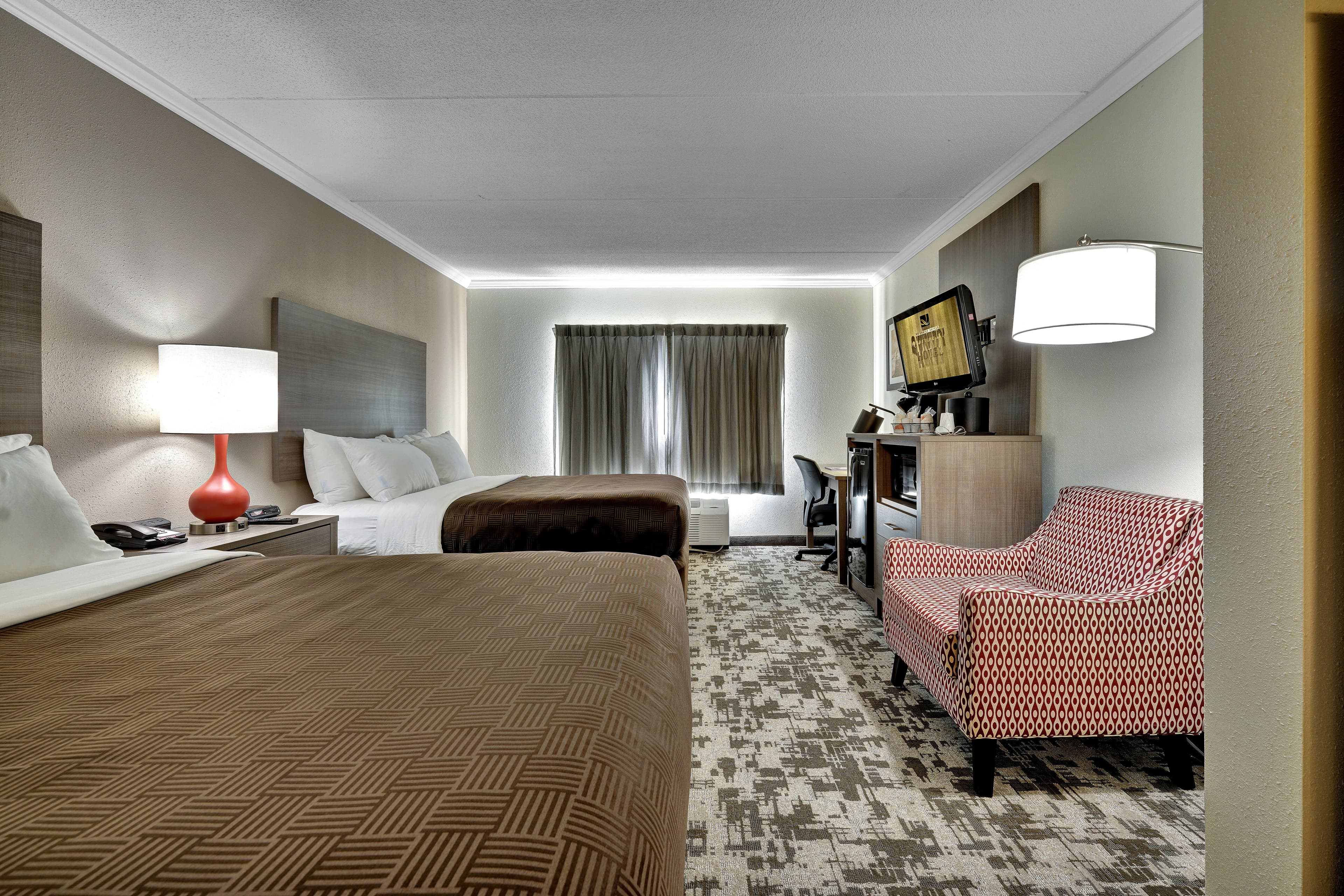Quality Hotel & Suites At The Falls - Image 4