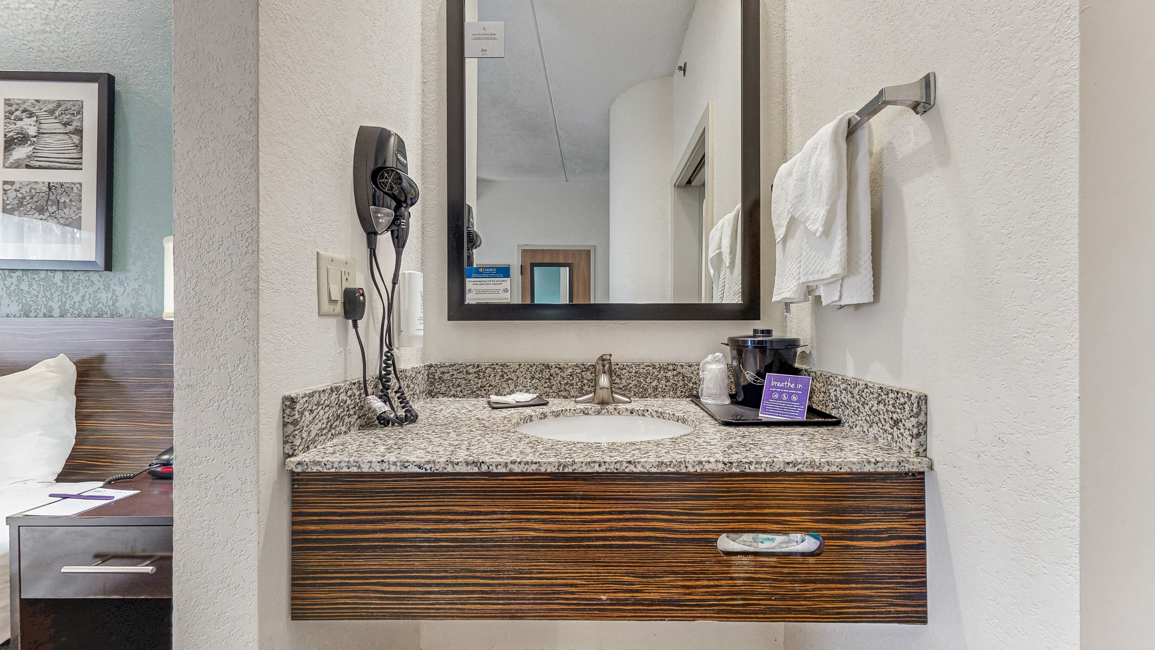 Sleep Inn & Suites Buffalo Airport - Image 4
